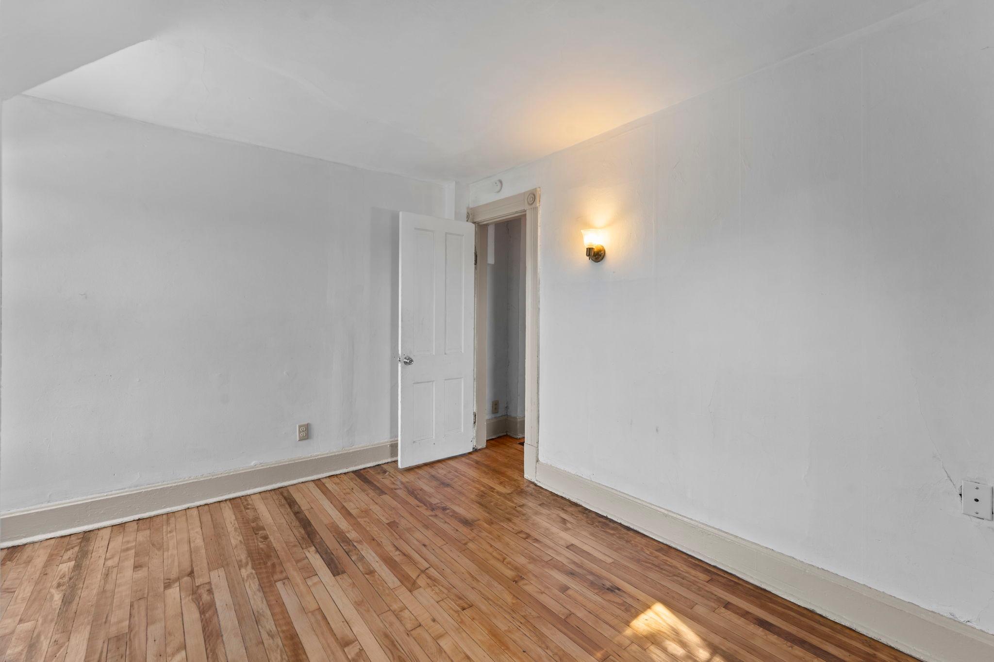 1827-1829 Saint Anthony Avenue