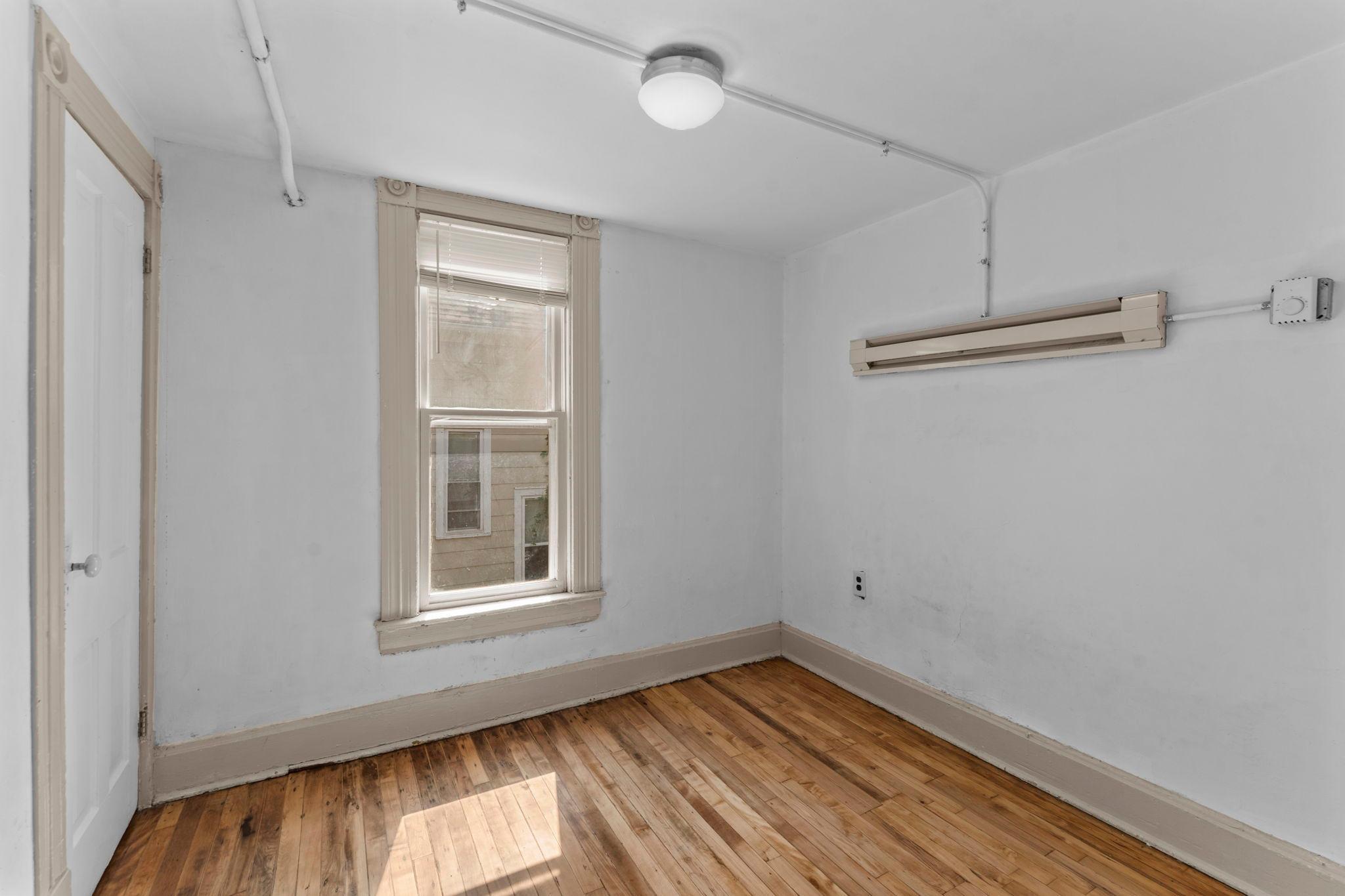 1827-1829 Saint Anthony Avenue