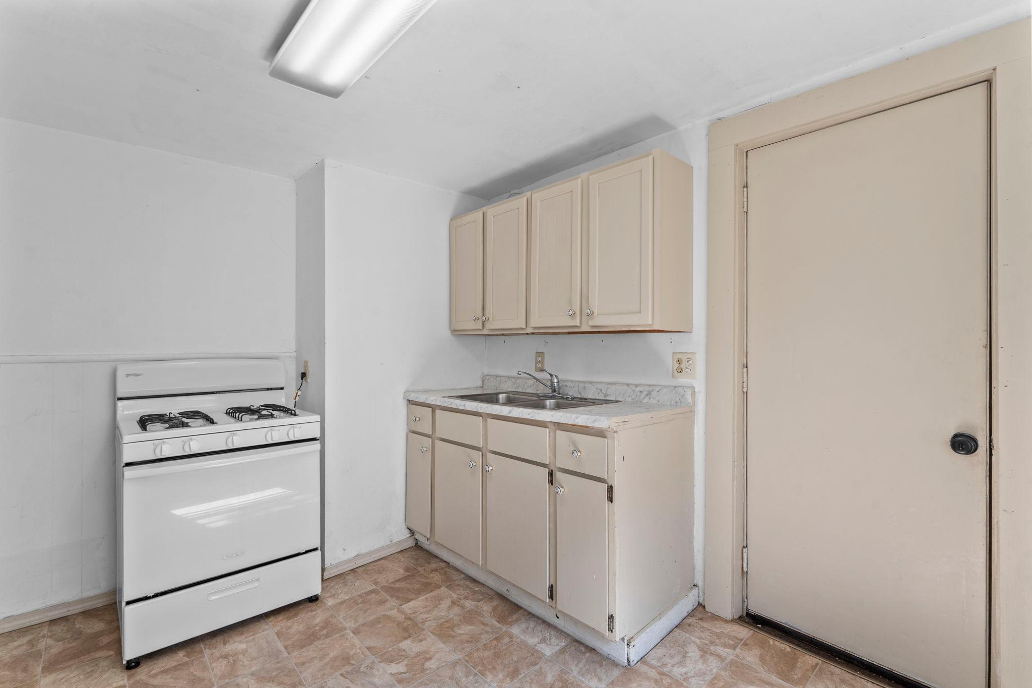 1827-1829 Saint Anthony Avenue