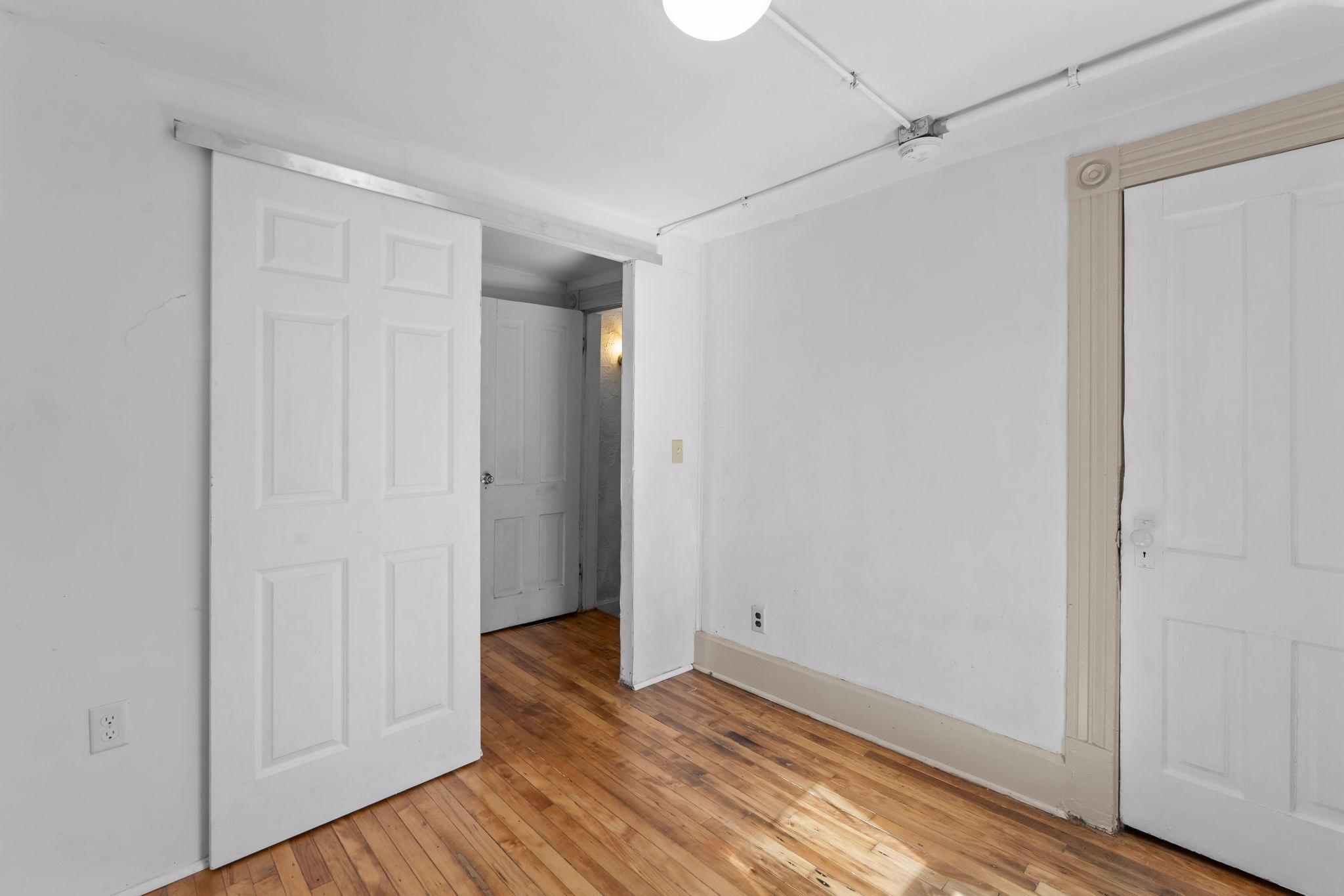 1827-1829 Saint Anthony Avenue