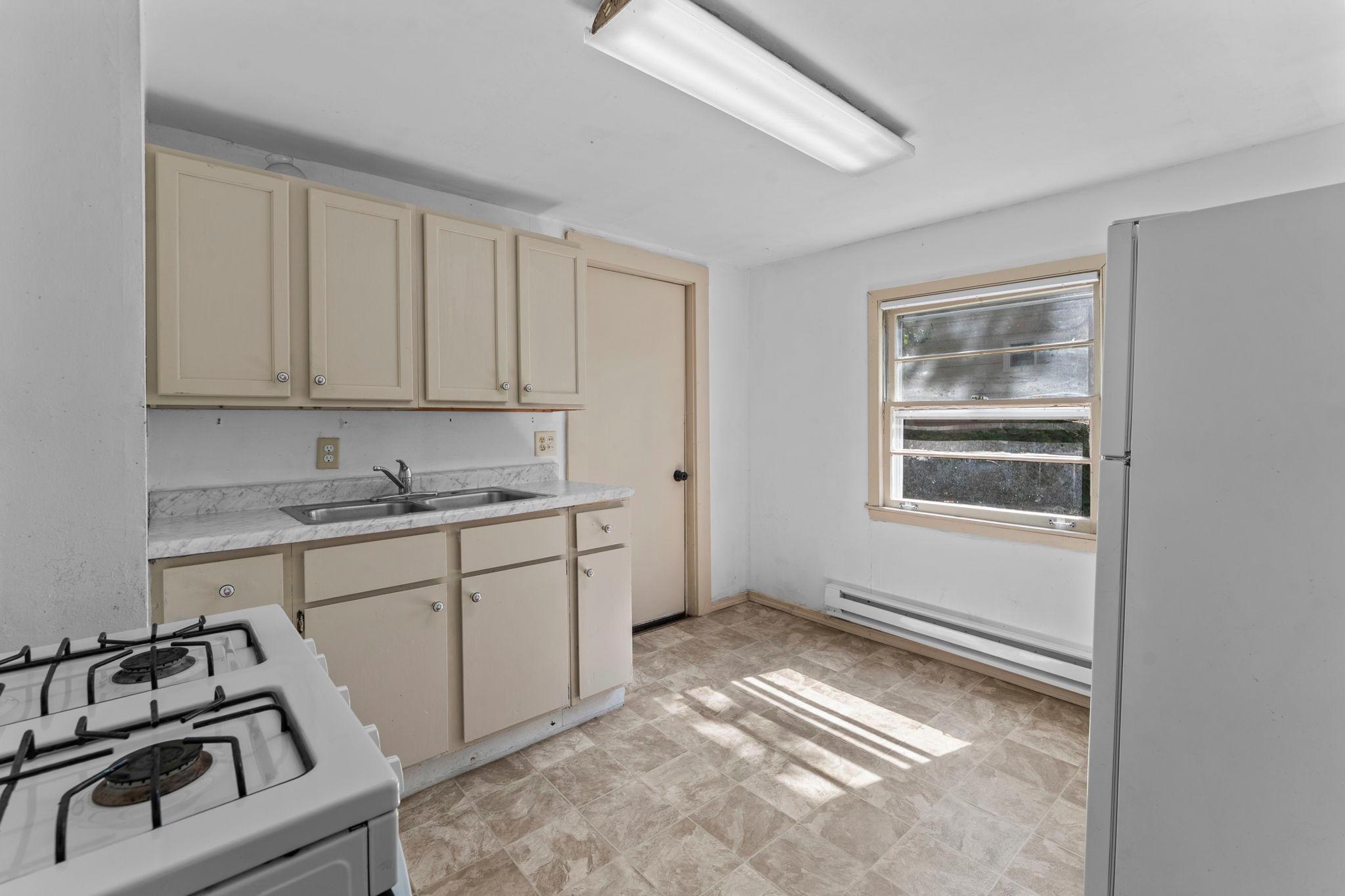 1827-1829 Saint Anthony Avenue
