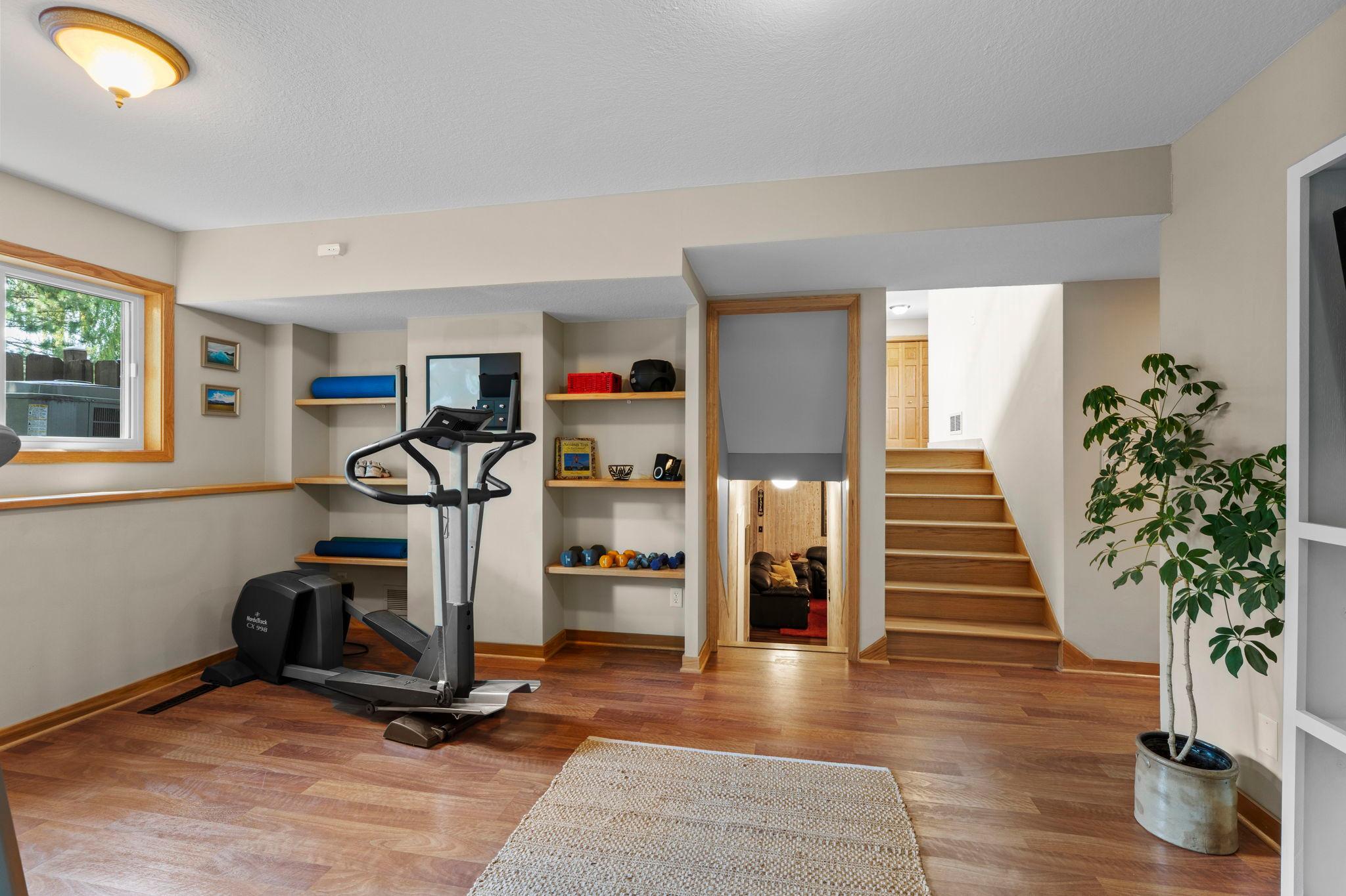9040 E Sunrise Circle
