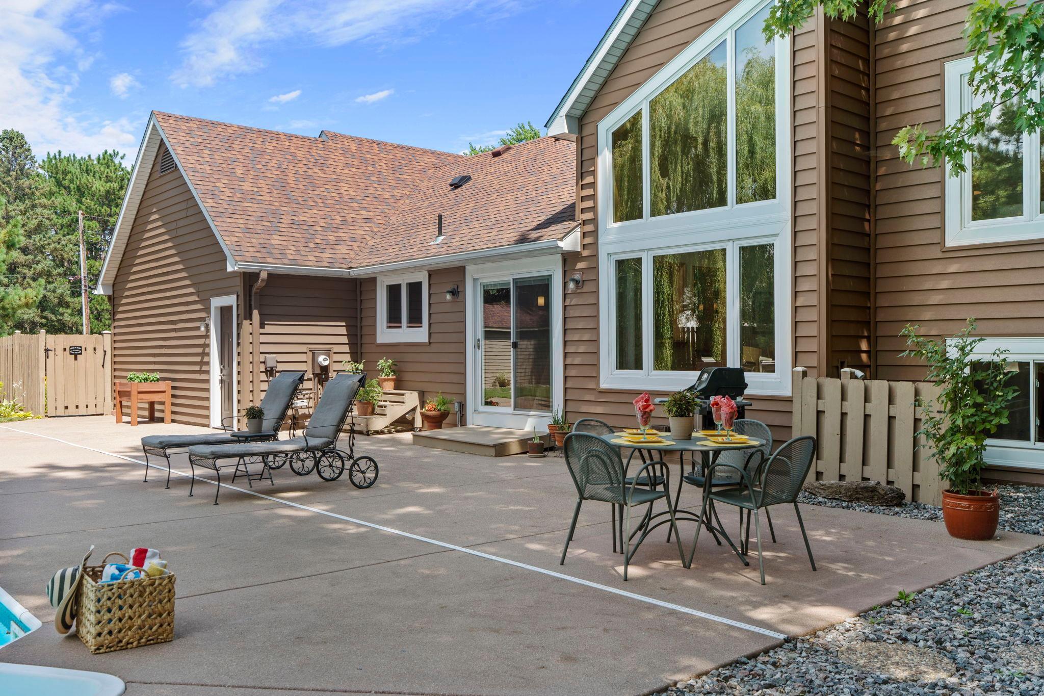 9040 E Sunrise Circle