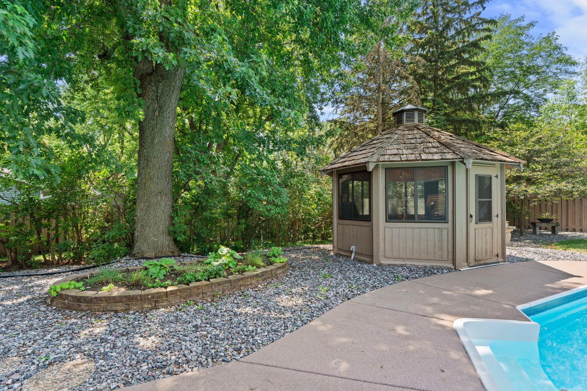 9040 E Sunrise Circle