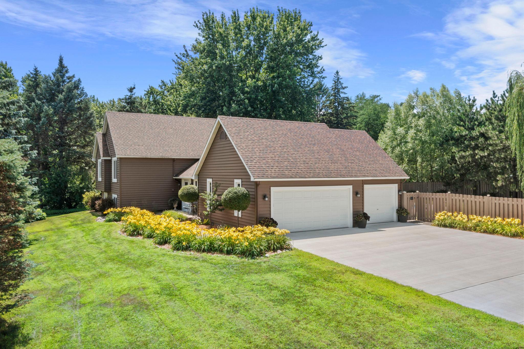 9040 E Sunrise Circle