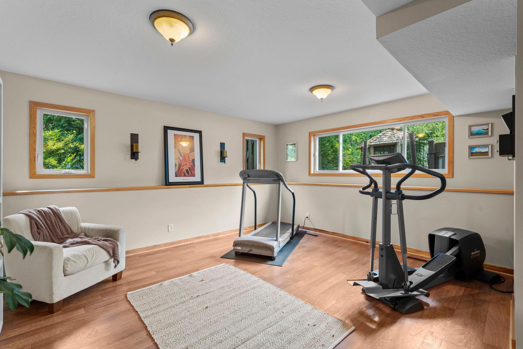 9040 E Sunrise Circle