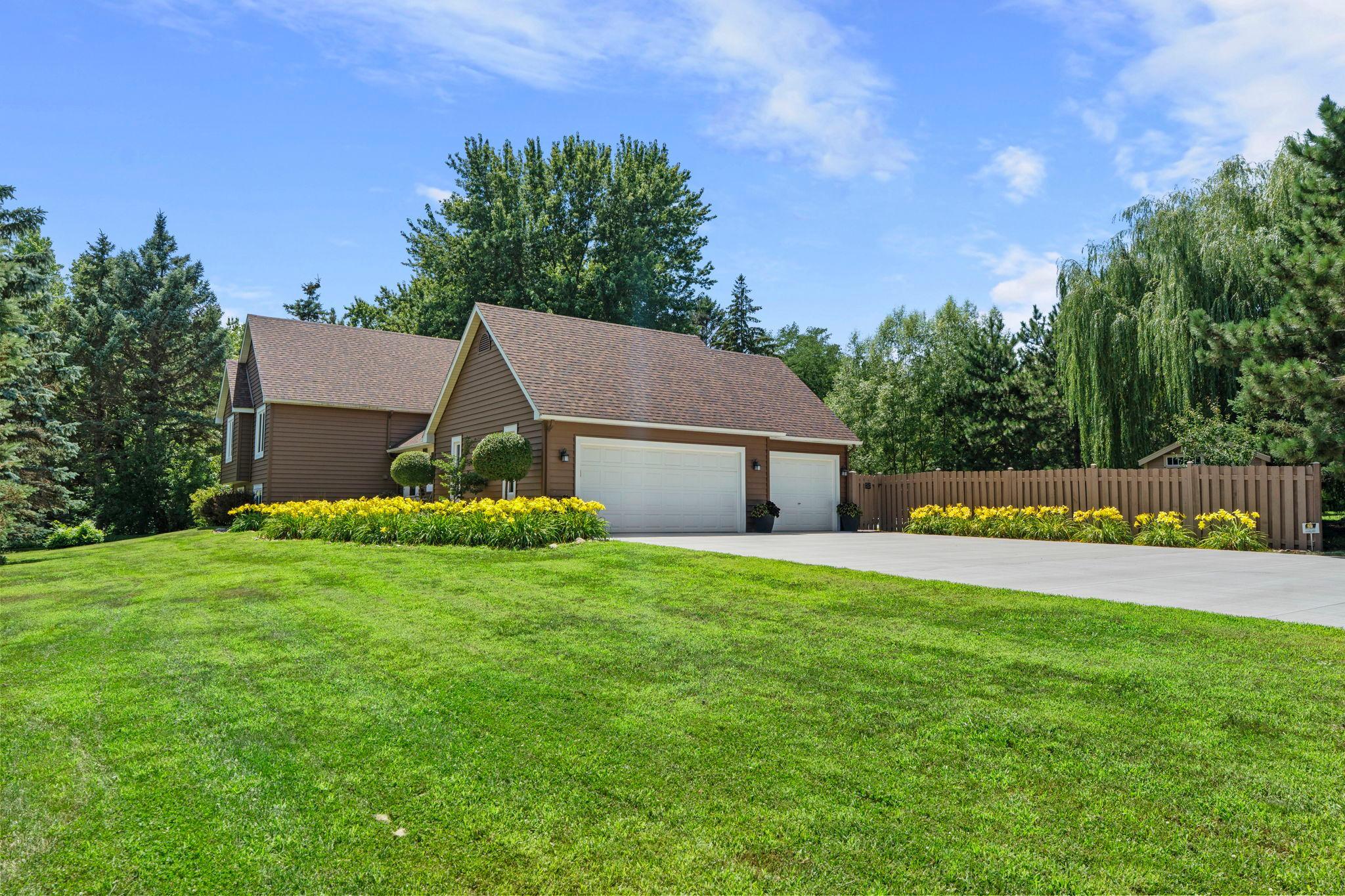 9040 E Sunrise Circle