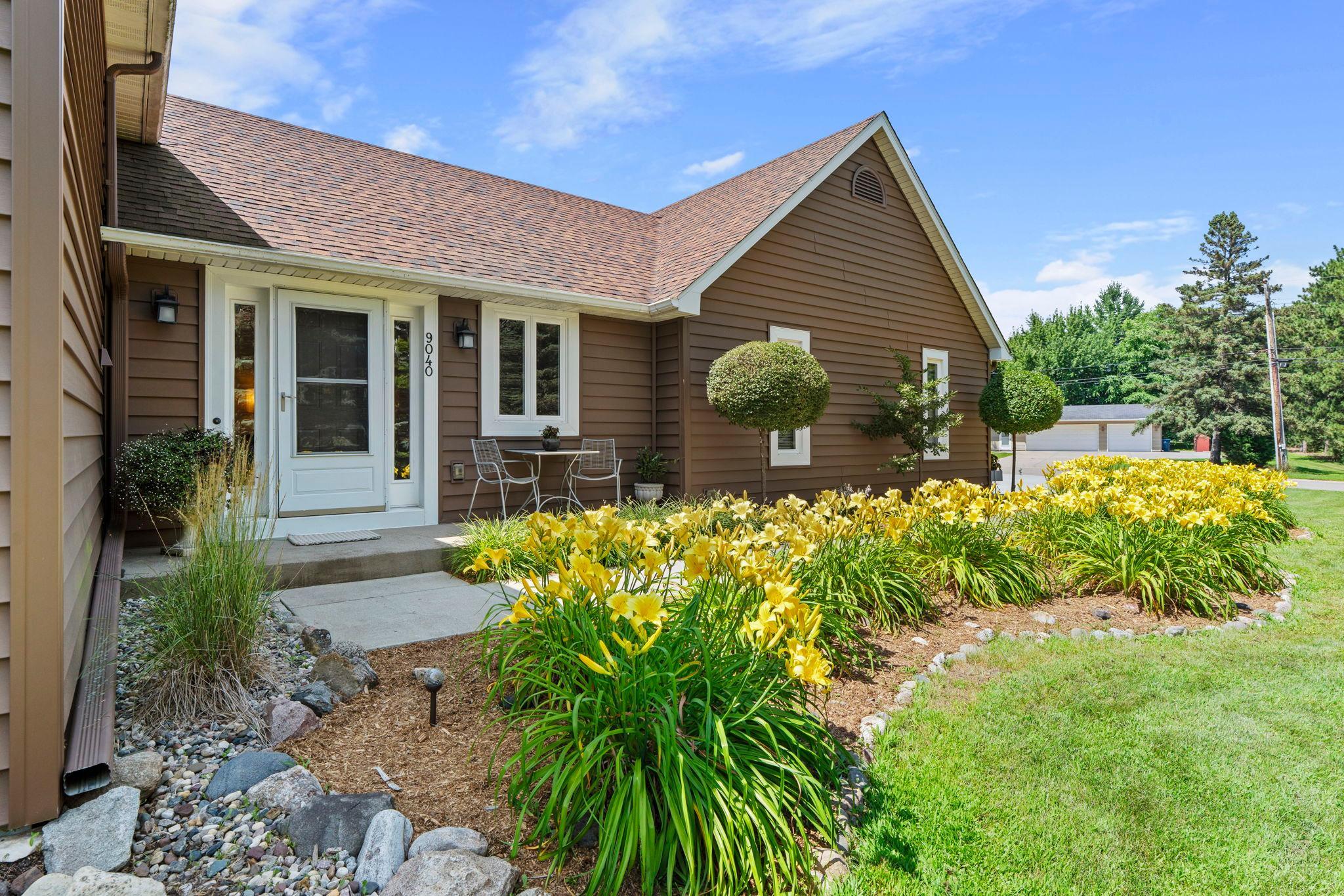 9040 E Sunrise Circle