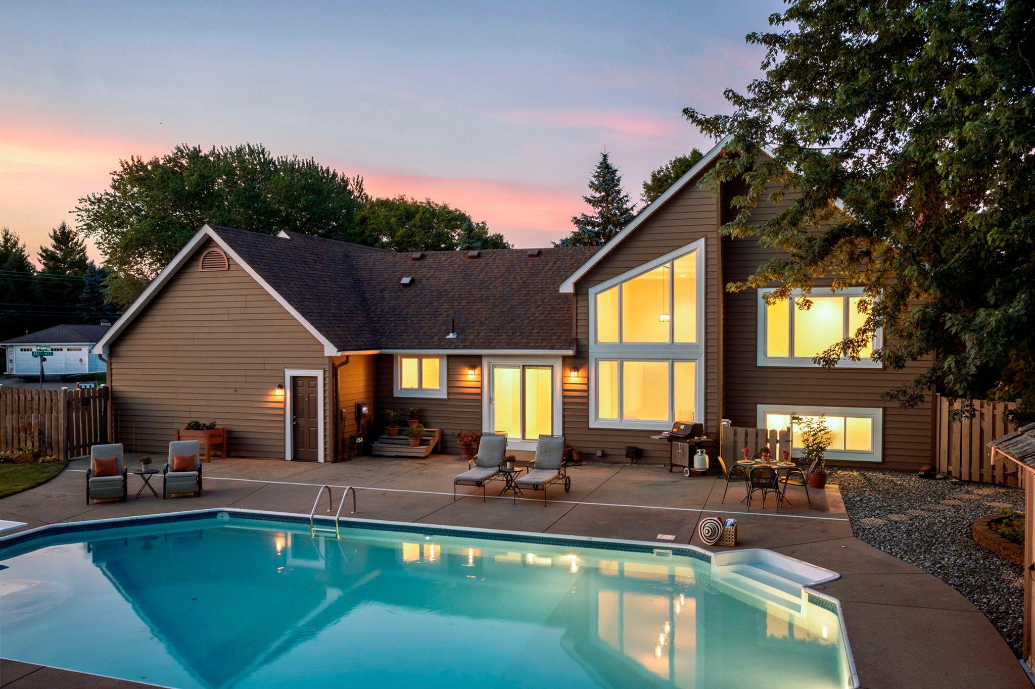 9040 E Sunrise Circle