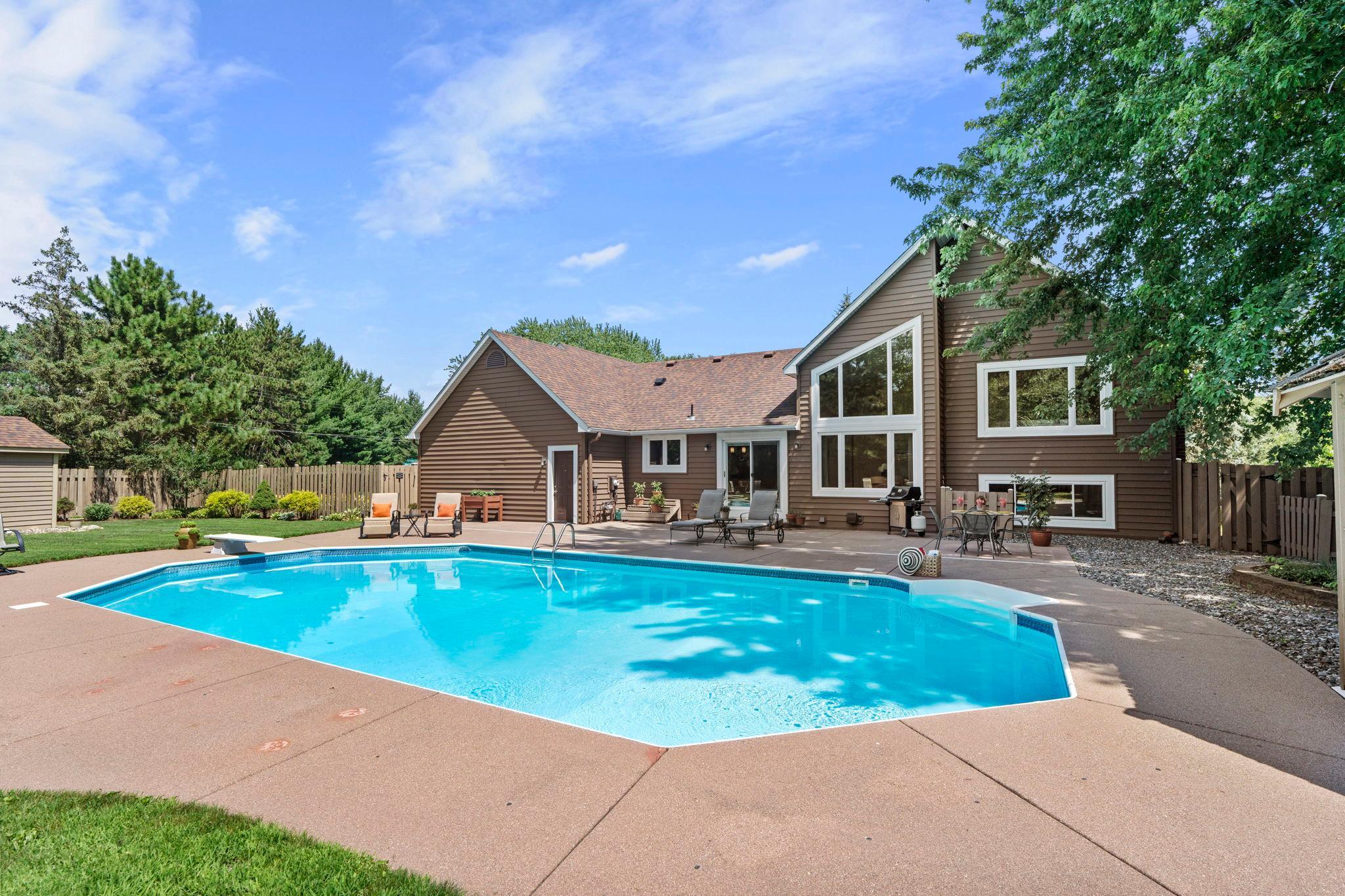 9040 E Sunrise Circle