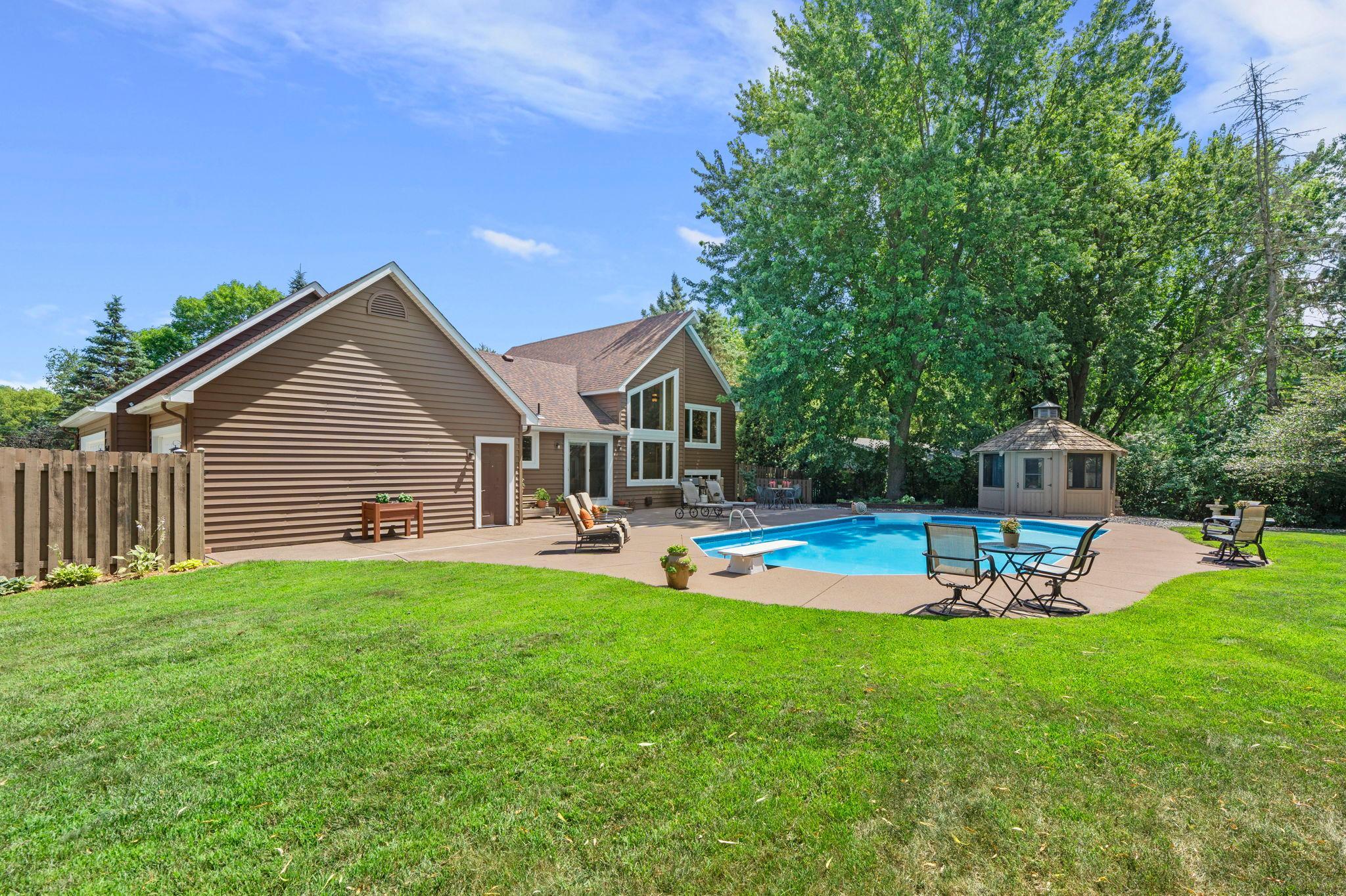 9040 E Sunrise Circle