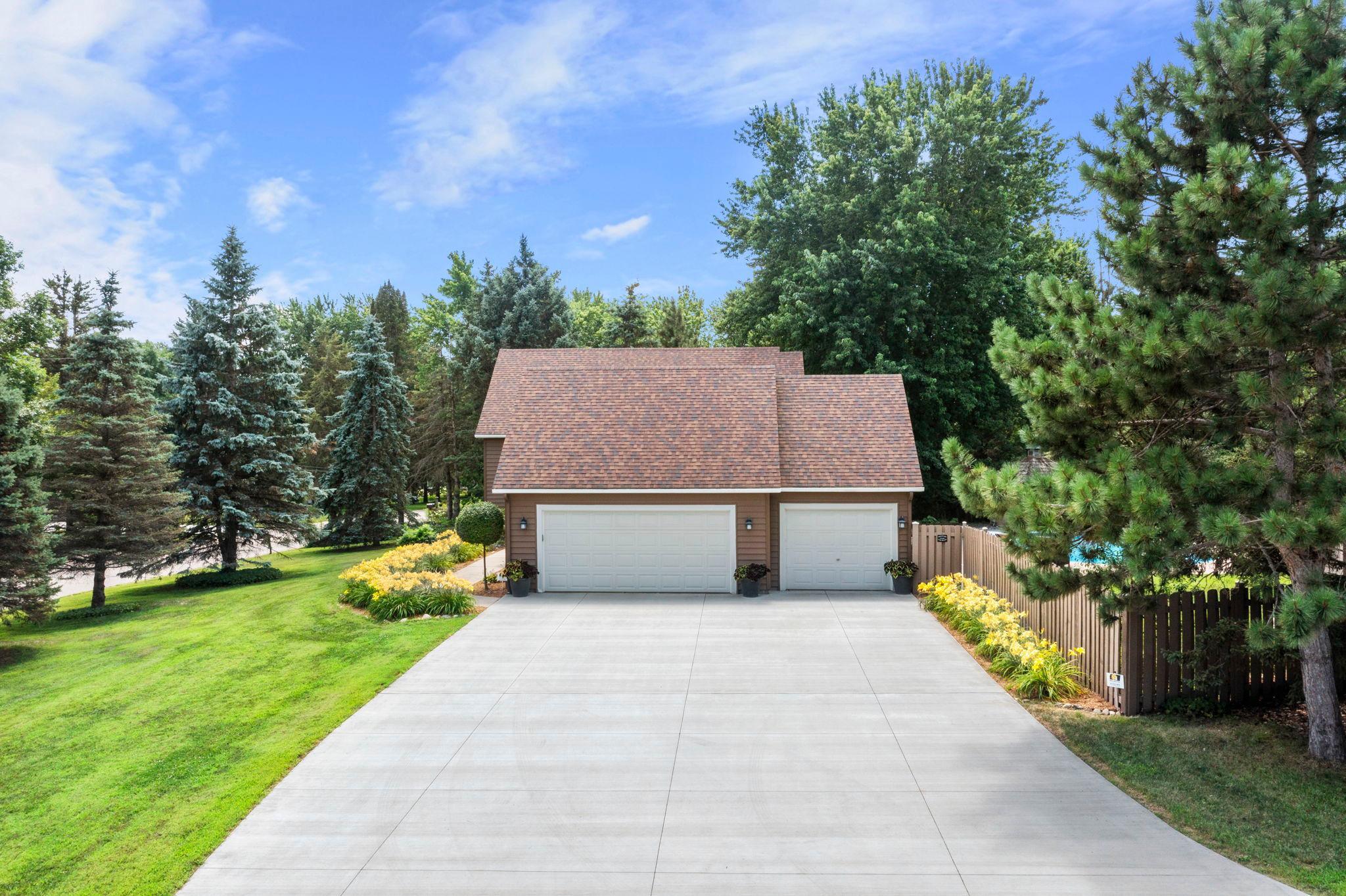 9040 E Sunrise Circle