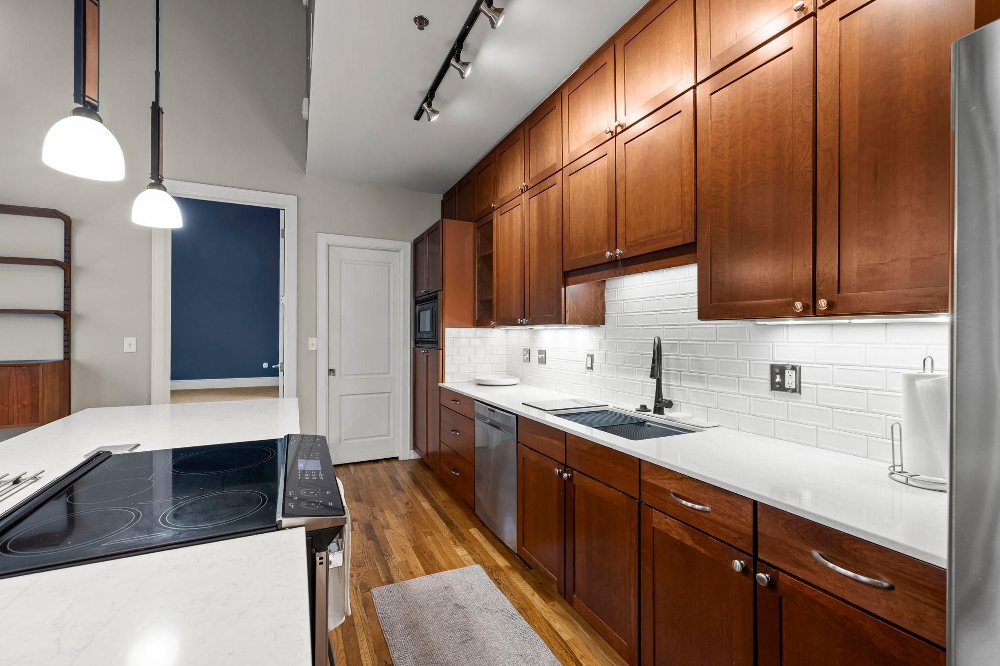 300 Wall Street Unit: 101