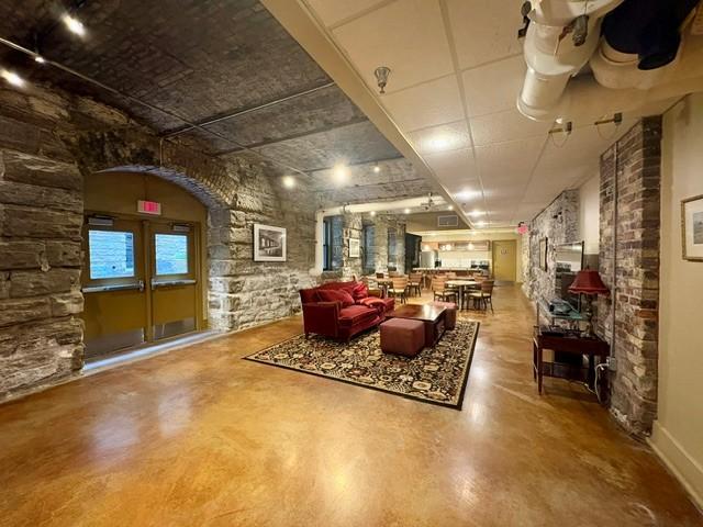 300 Wall Street Unit: 101