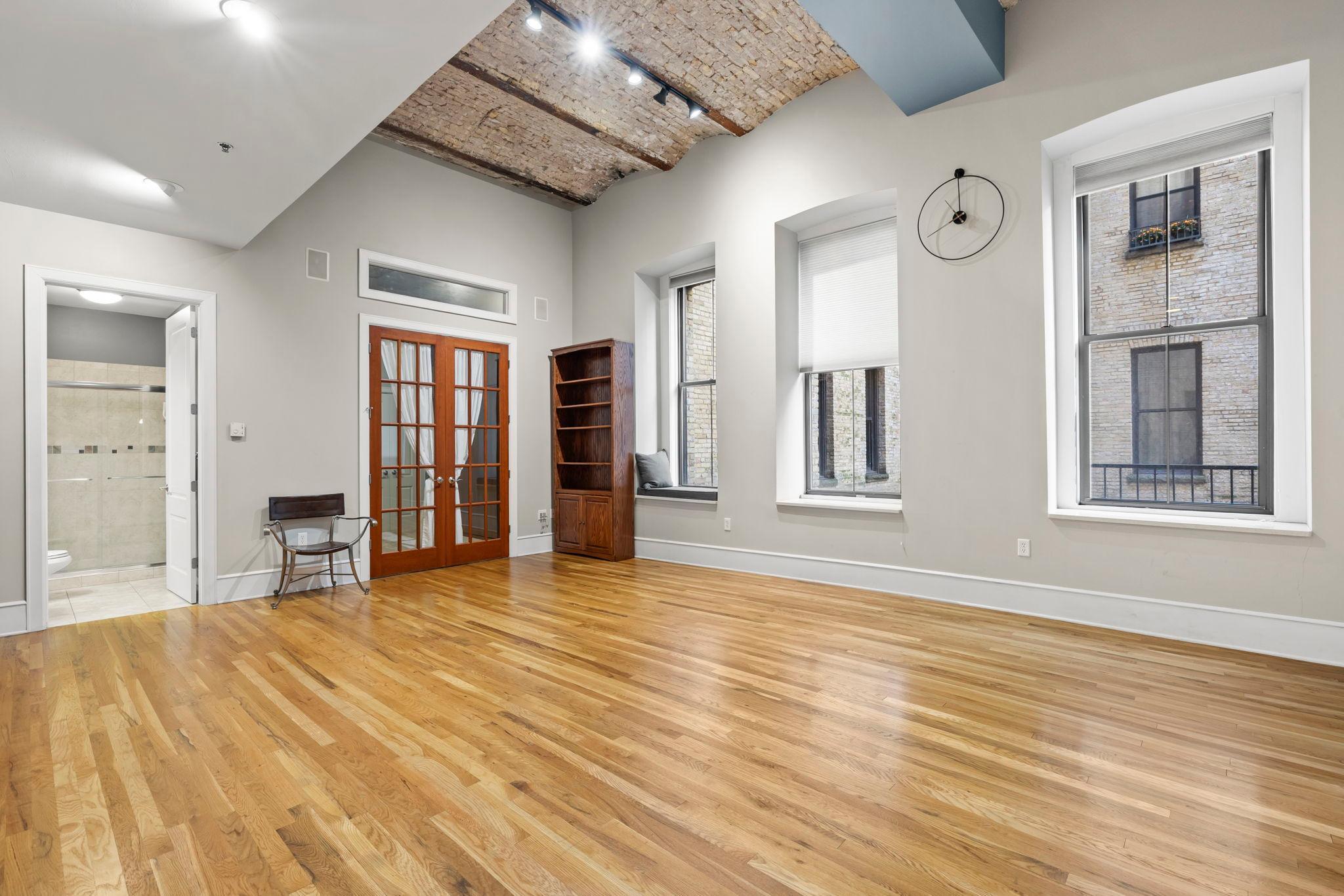 300 Wall Street Unit: 101