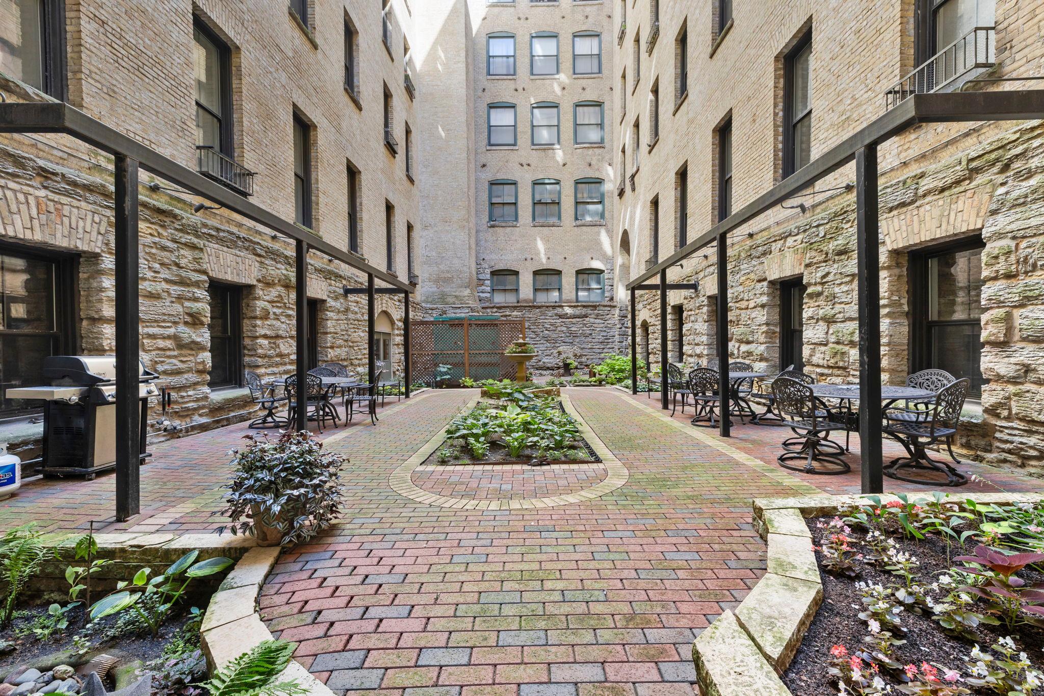 300 Wall Street Unit: 101