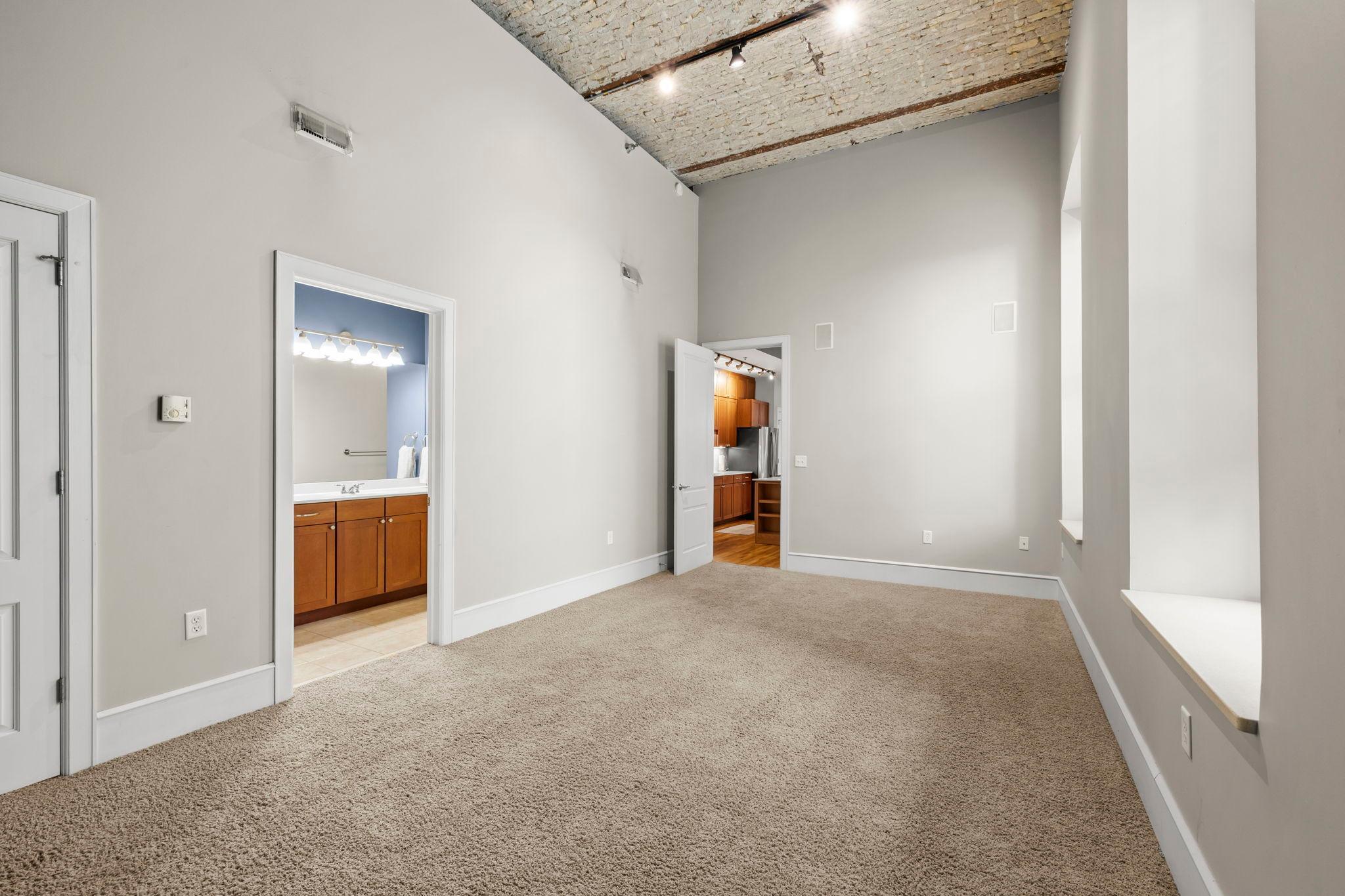 300 Wall Street Unit: 101