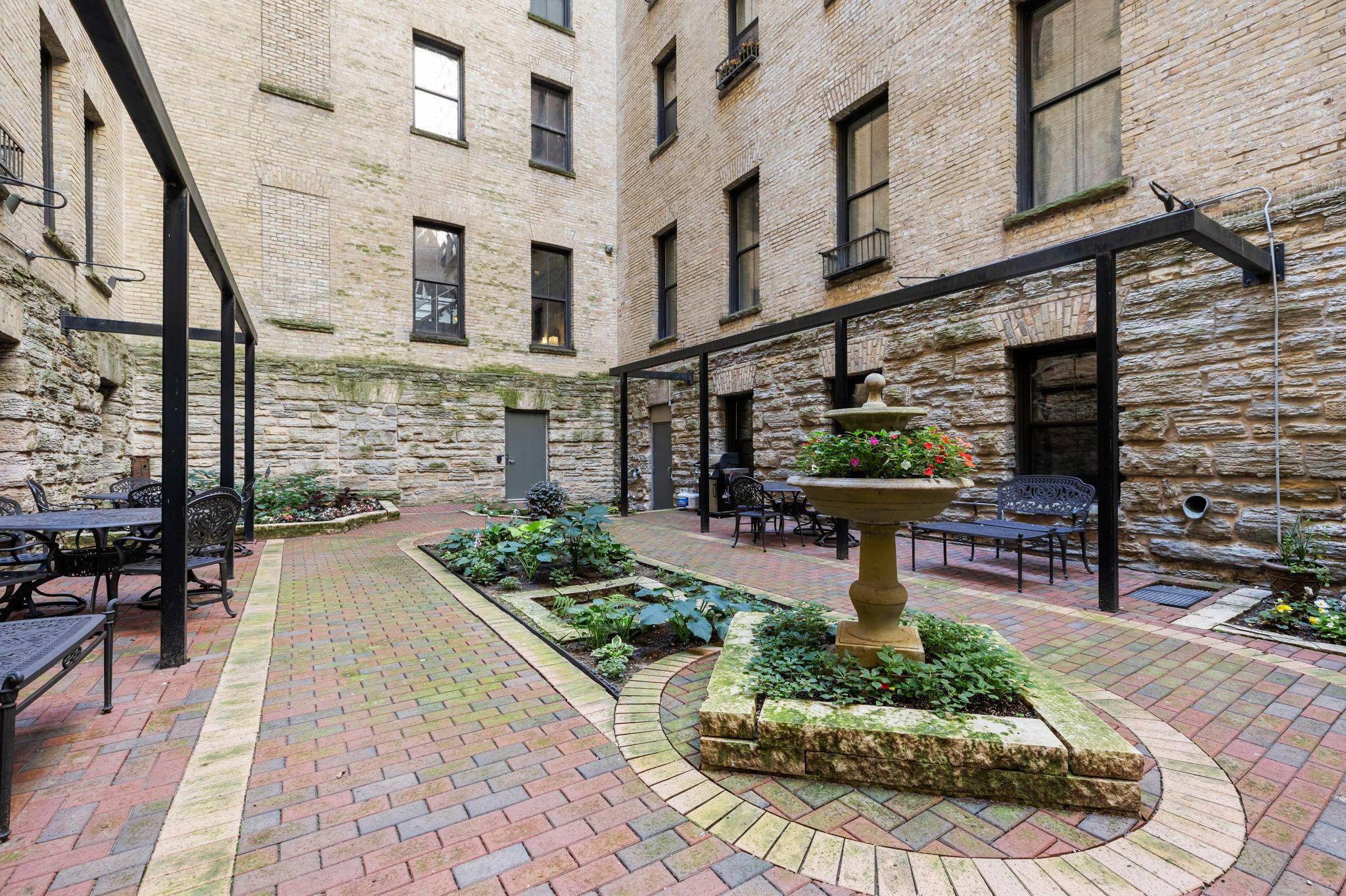 300 Wall Street Unit: 101