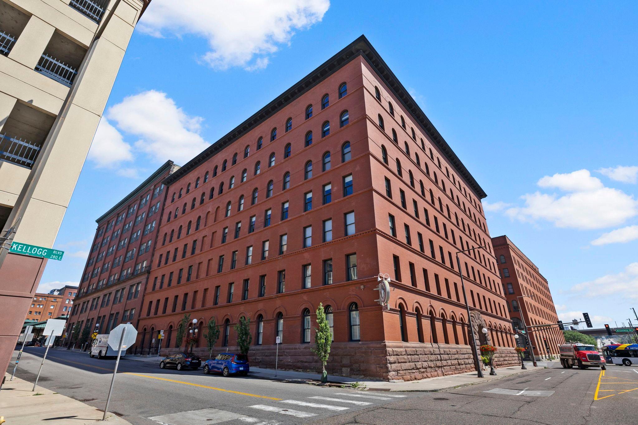 300 Wall Street Unit: 101