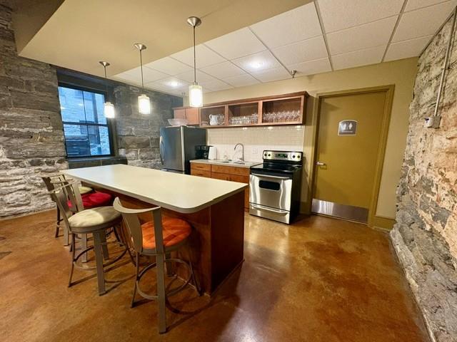 300 Wall Street Unit: 101
