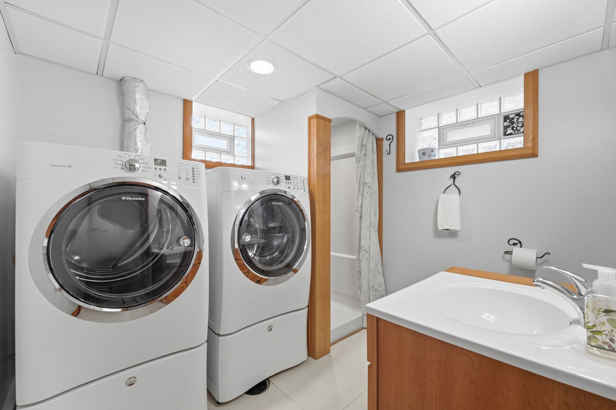 2166 Palace Avenue