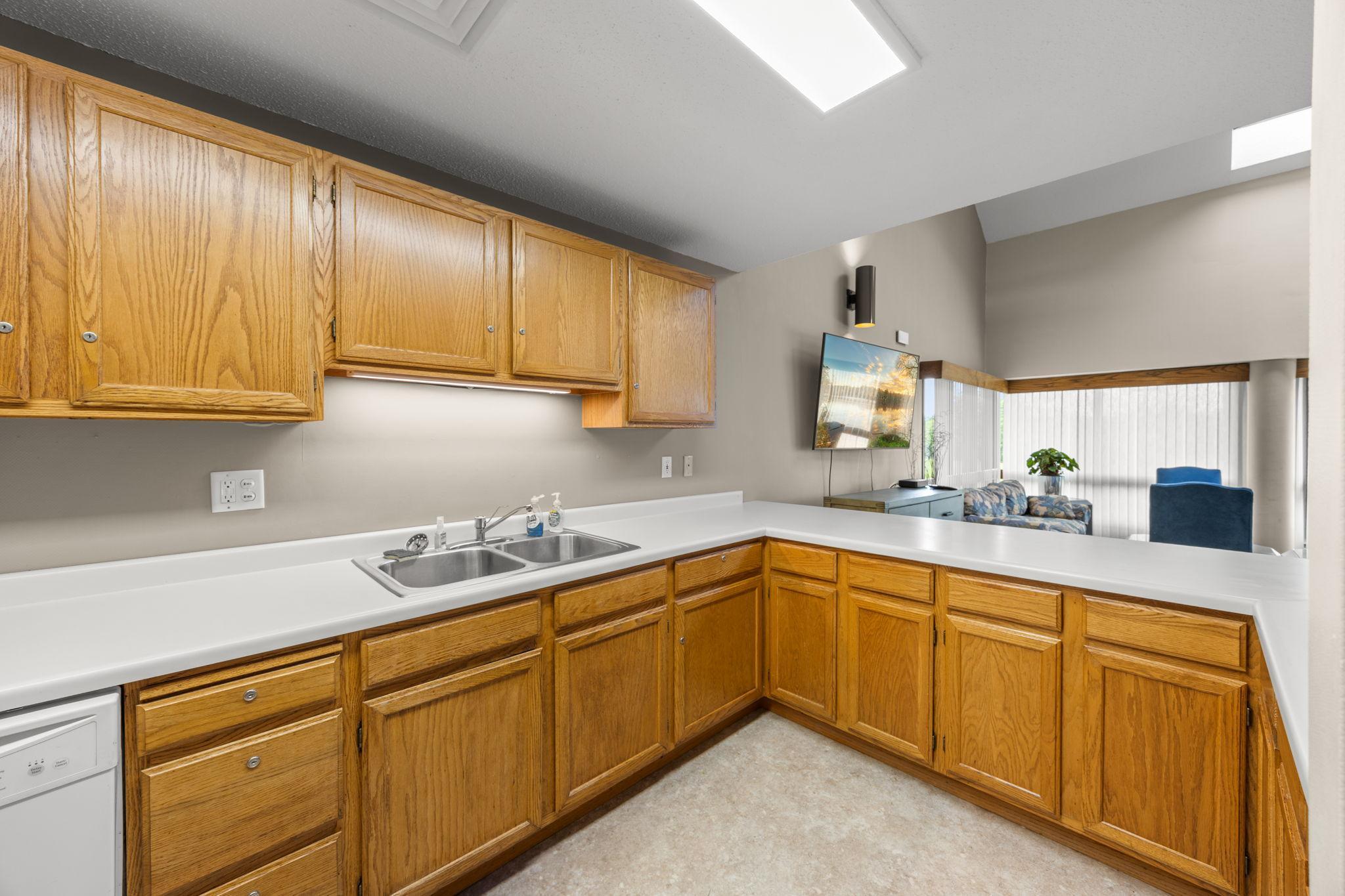 2275 Youngman Avenue Unit: 106W