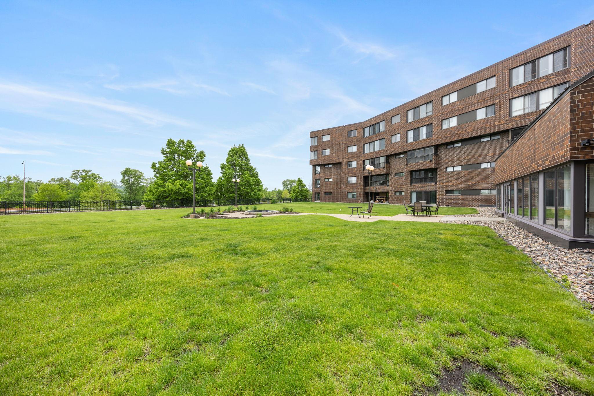 2275 Youngman Avenue Unit: 106W
