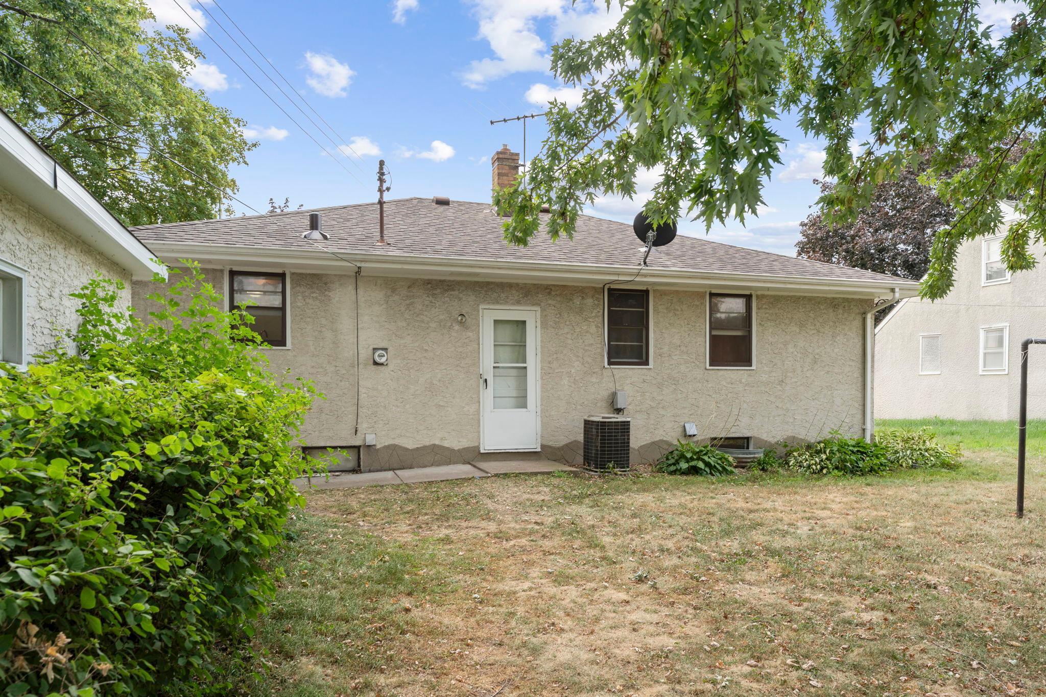 238 Macarthur Street W