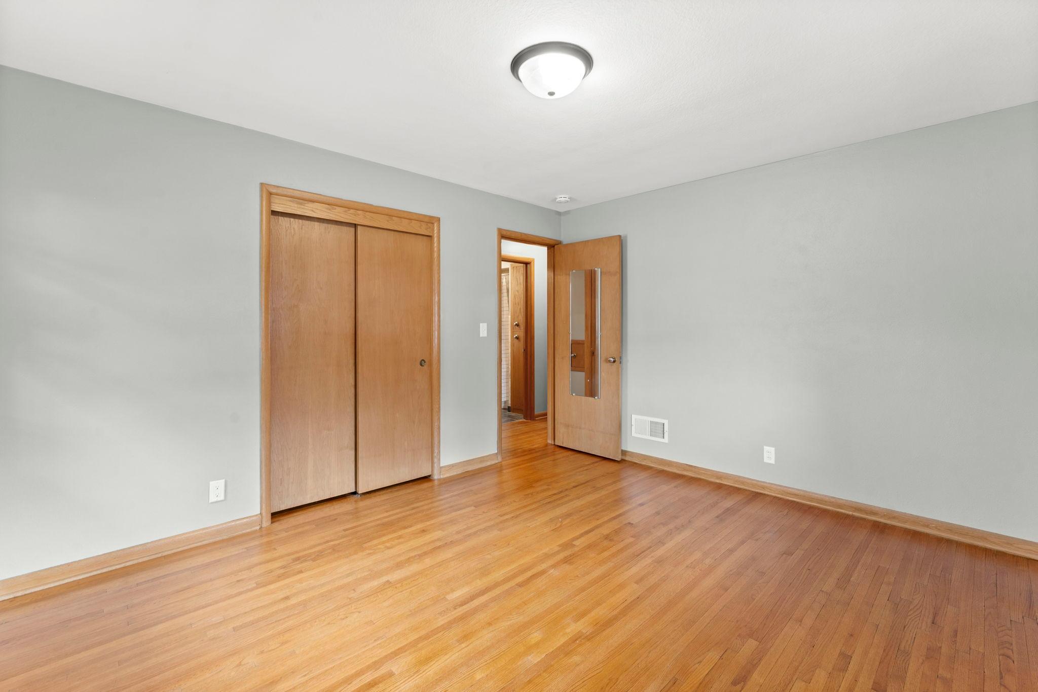 238 Macarthur Street W