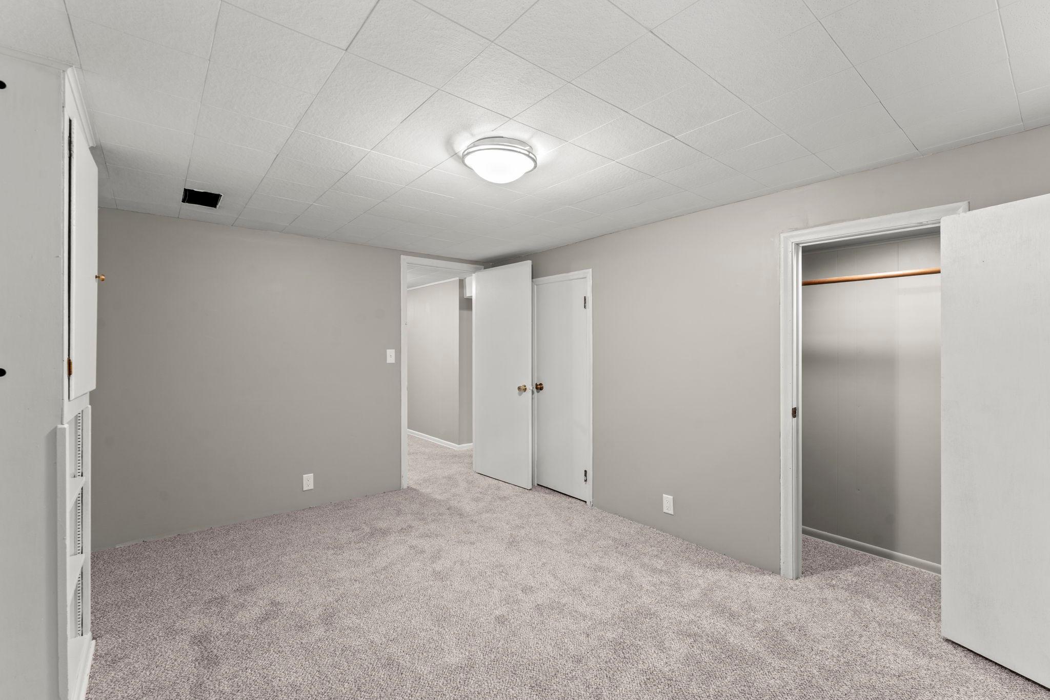 238 Macarthur Street W