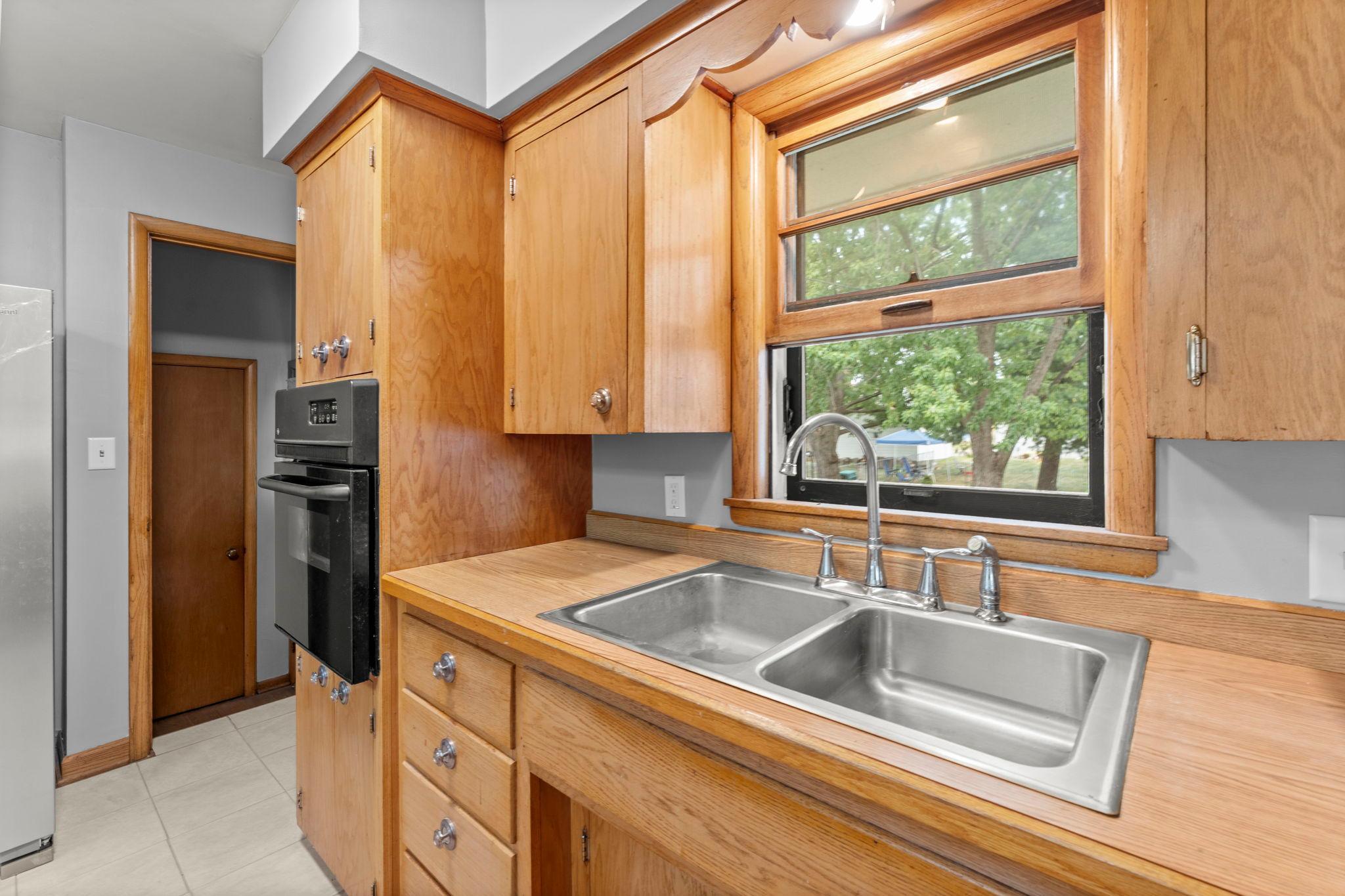 238 Macarthur Street W