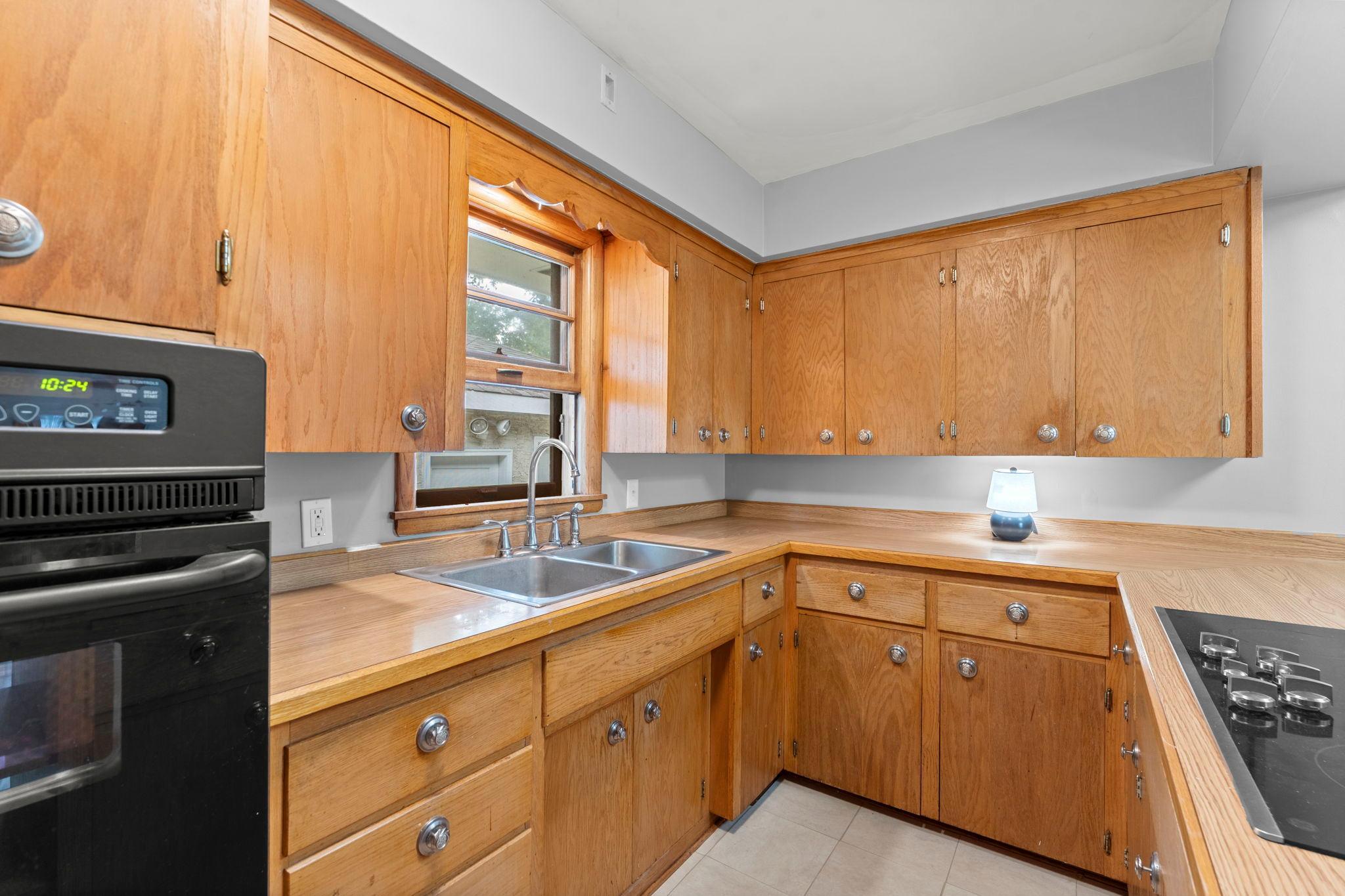 238 Macarthur Street W