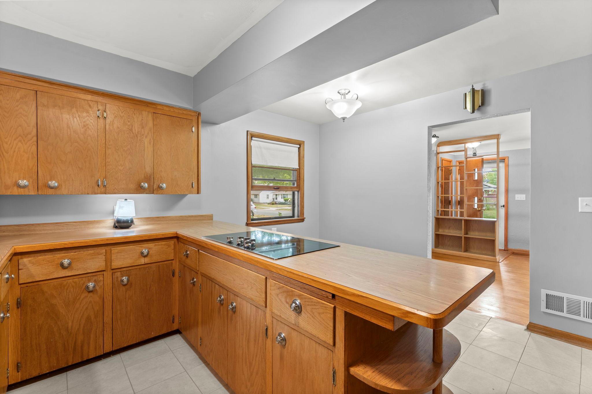 238 Macarthur Street W