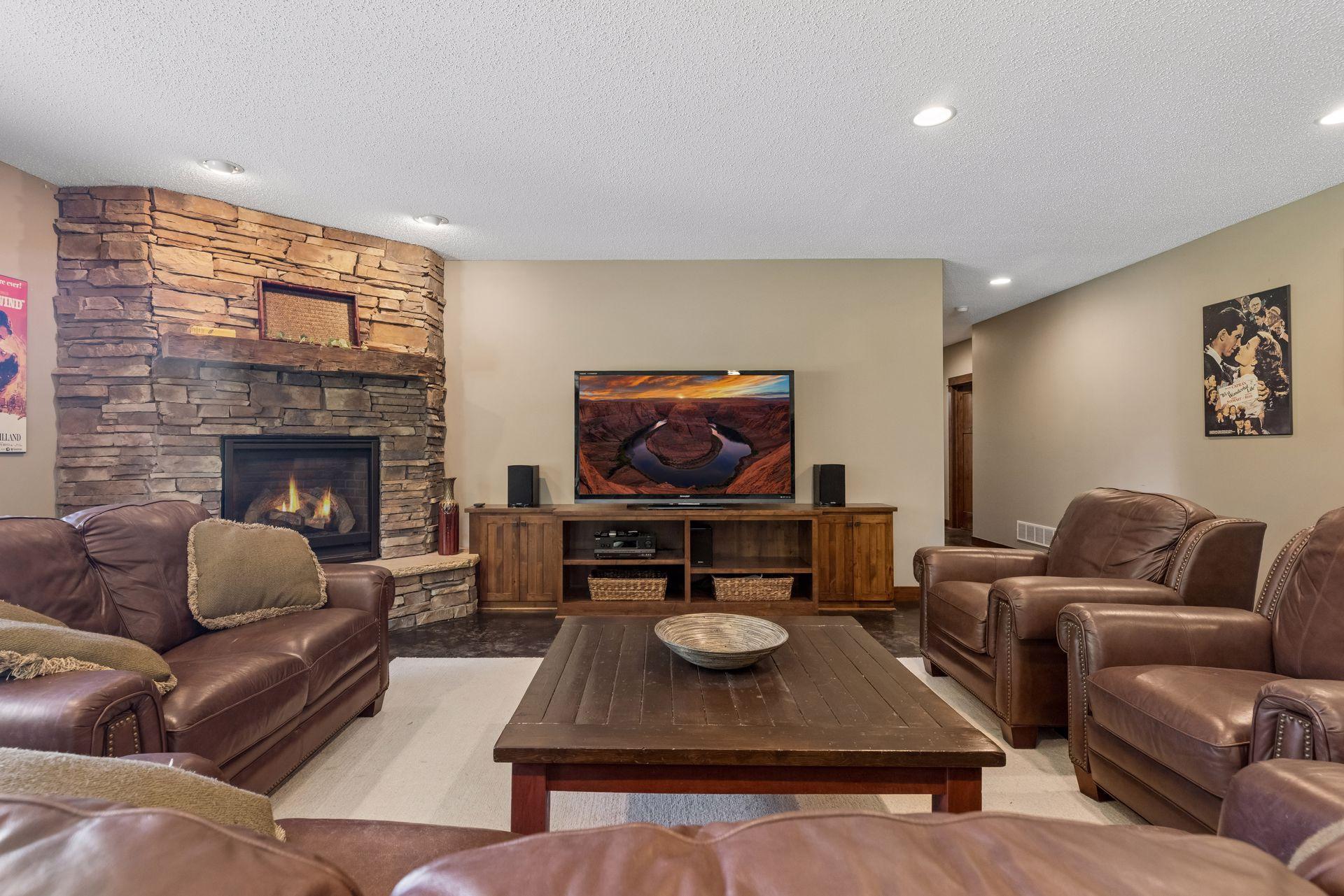 3536 Kelvin Court N