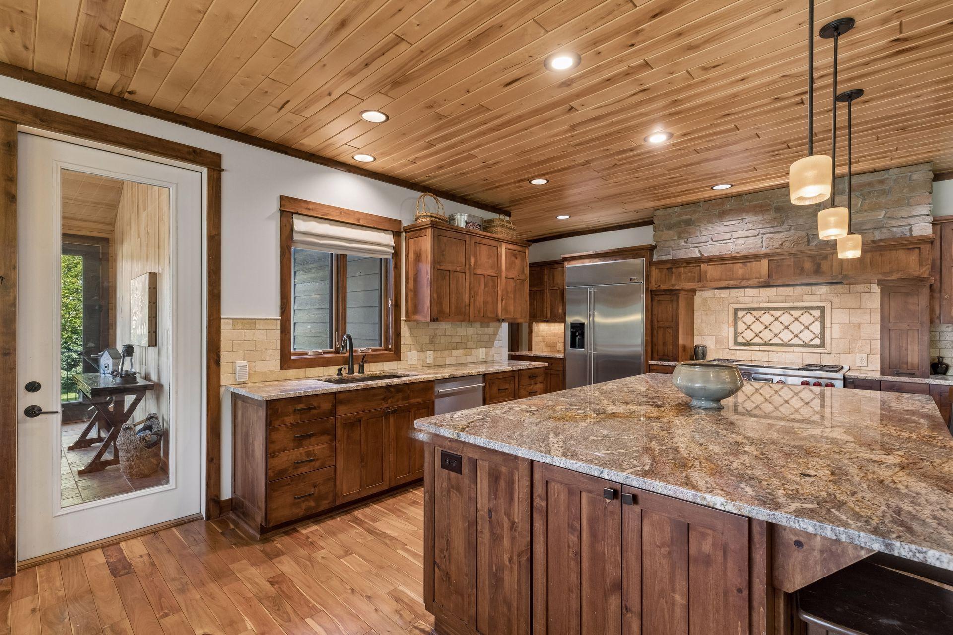 3536 Kelvin Court N