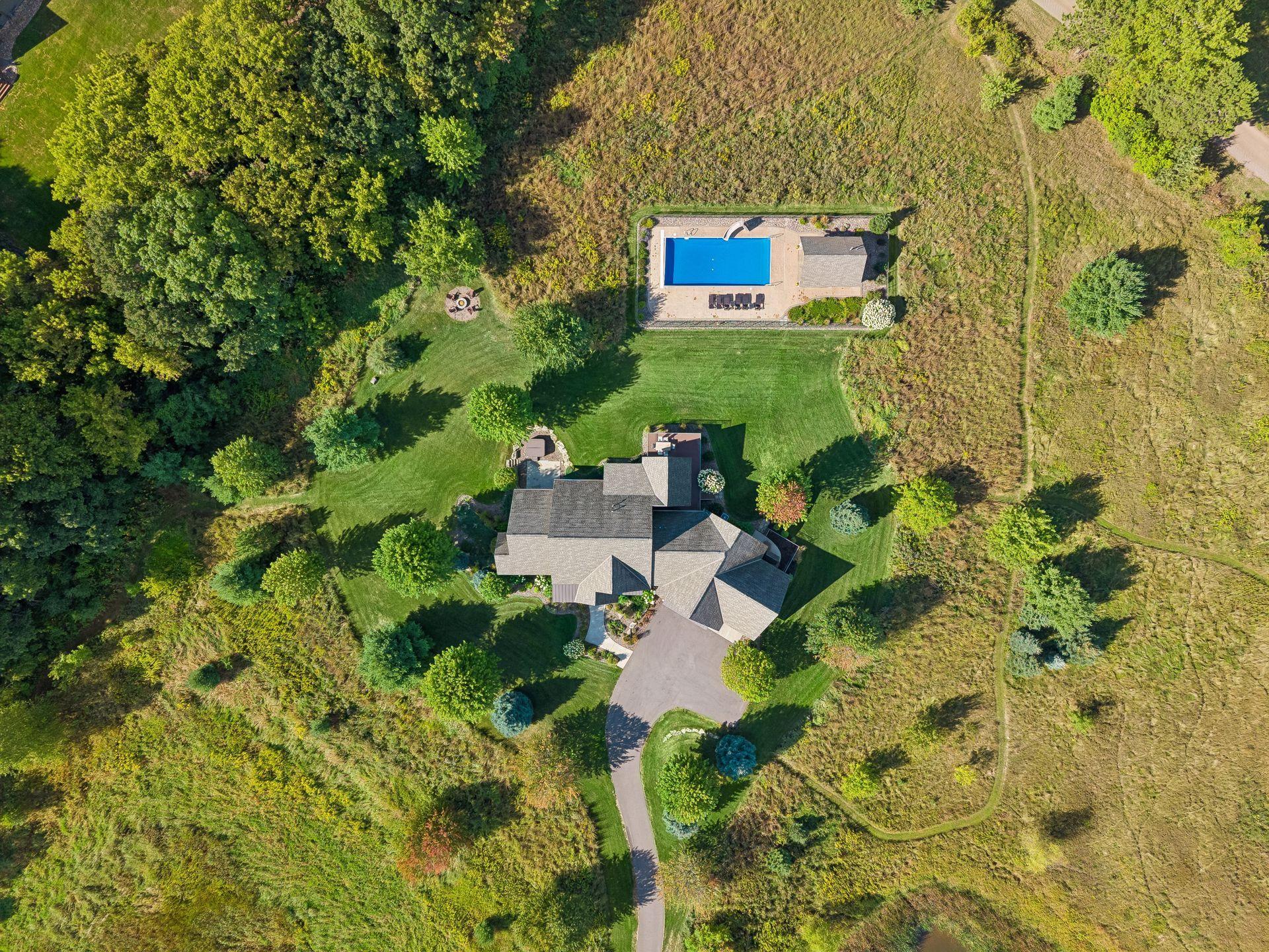 3536 Kelvin Court N