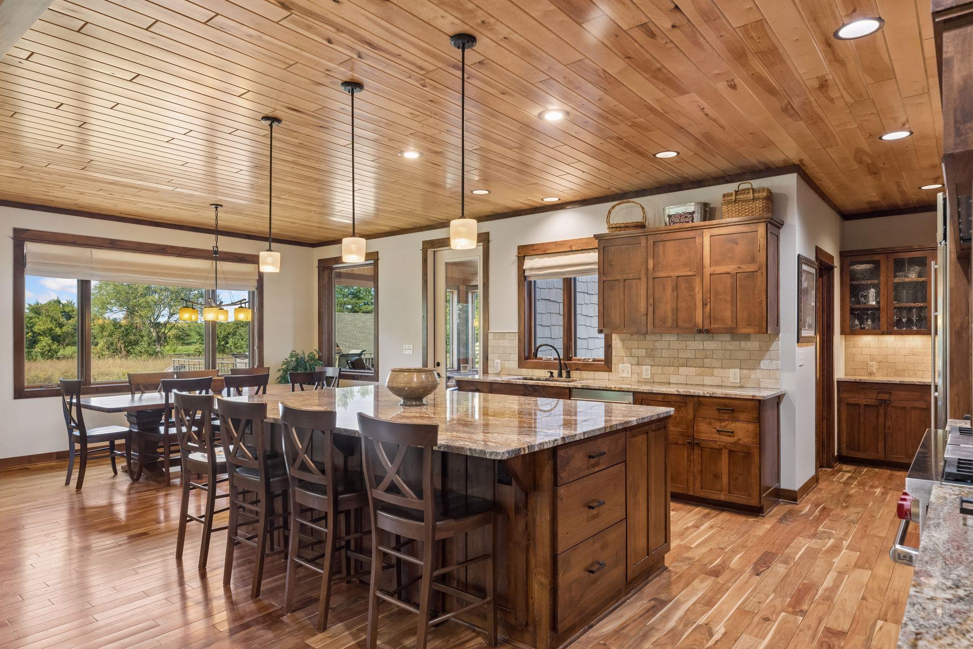 3536 Kelvin Court N