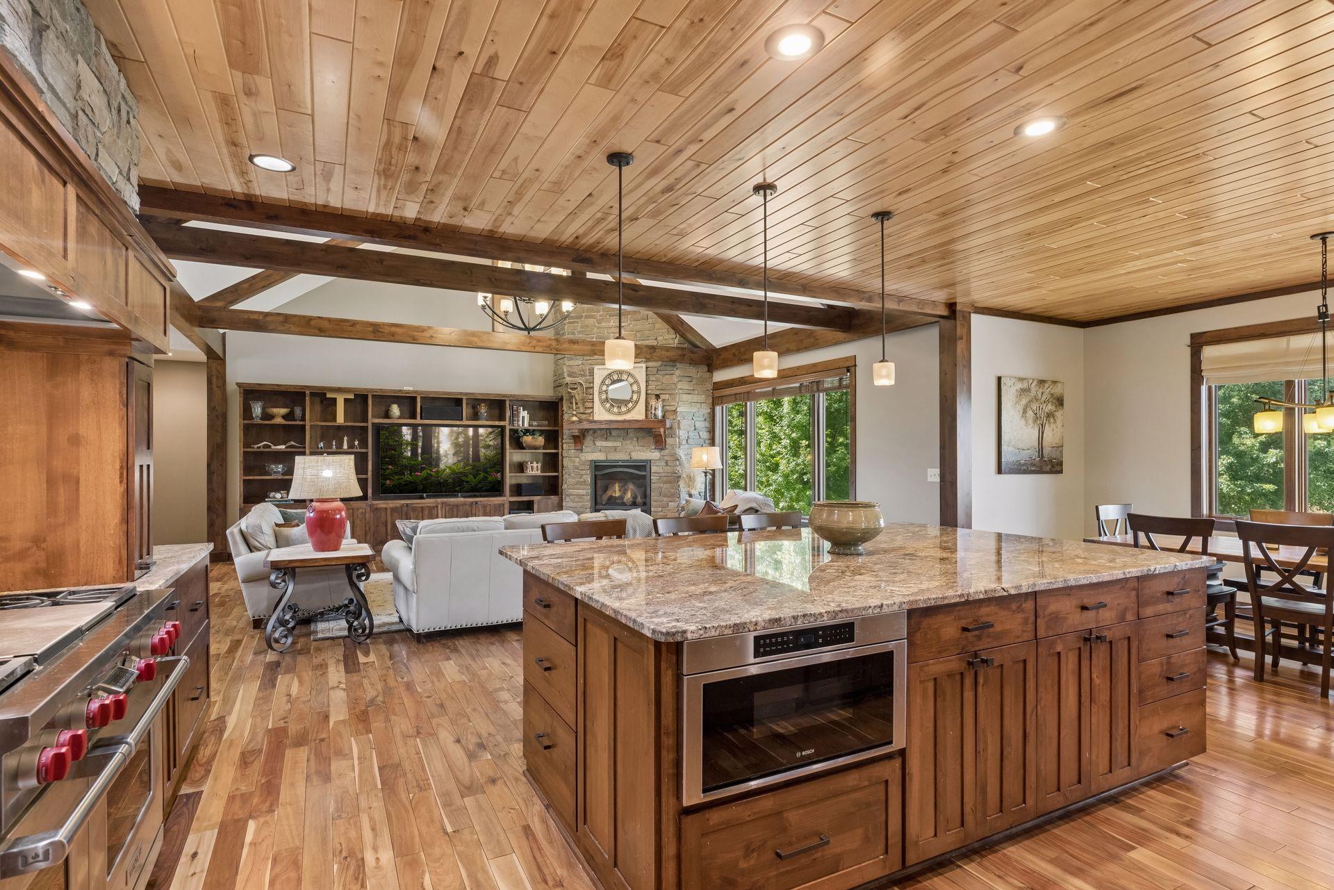 3536 Kelvin Court N