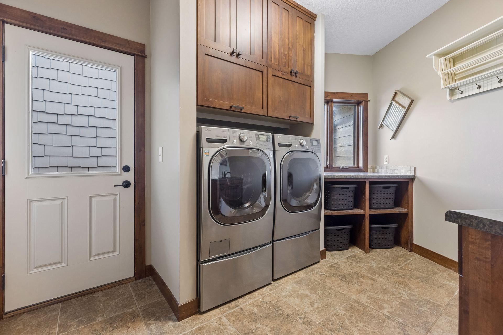 3536 Kelvin Court N