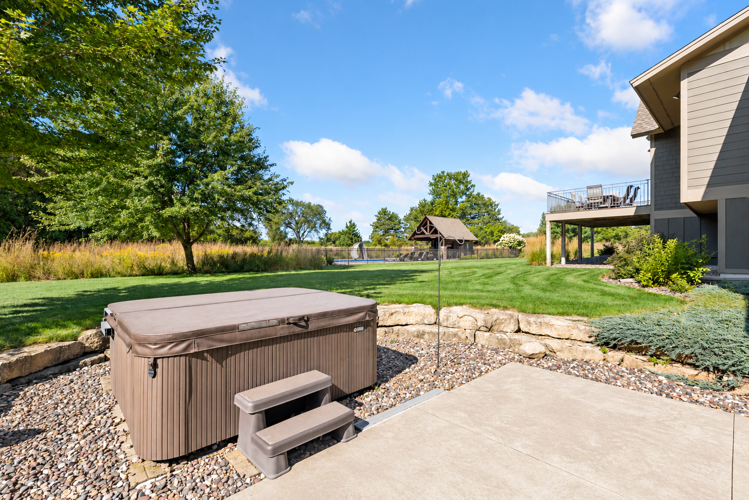 3536 Kelvin Court N