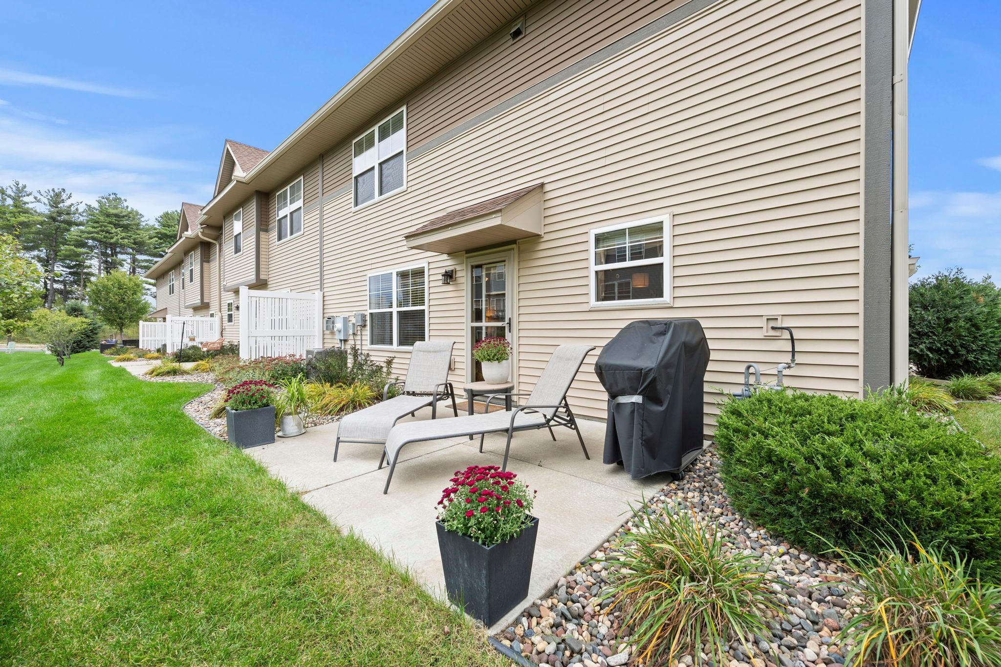 9799 5th Street Lane N