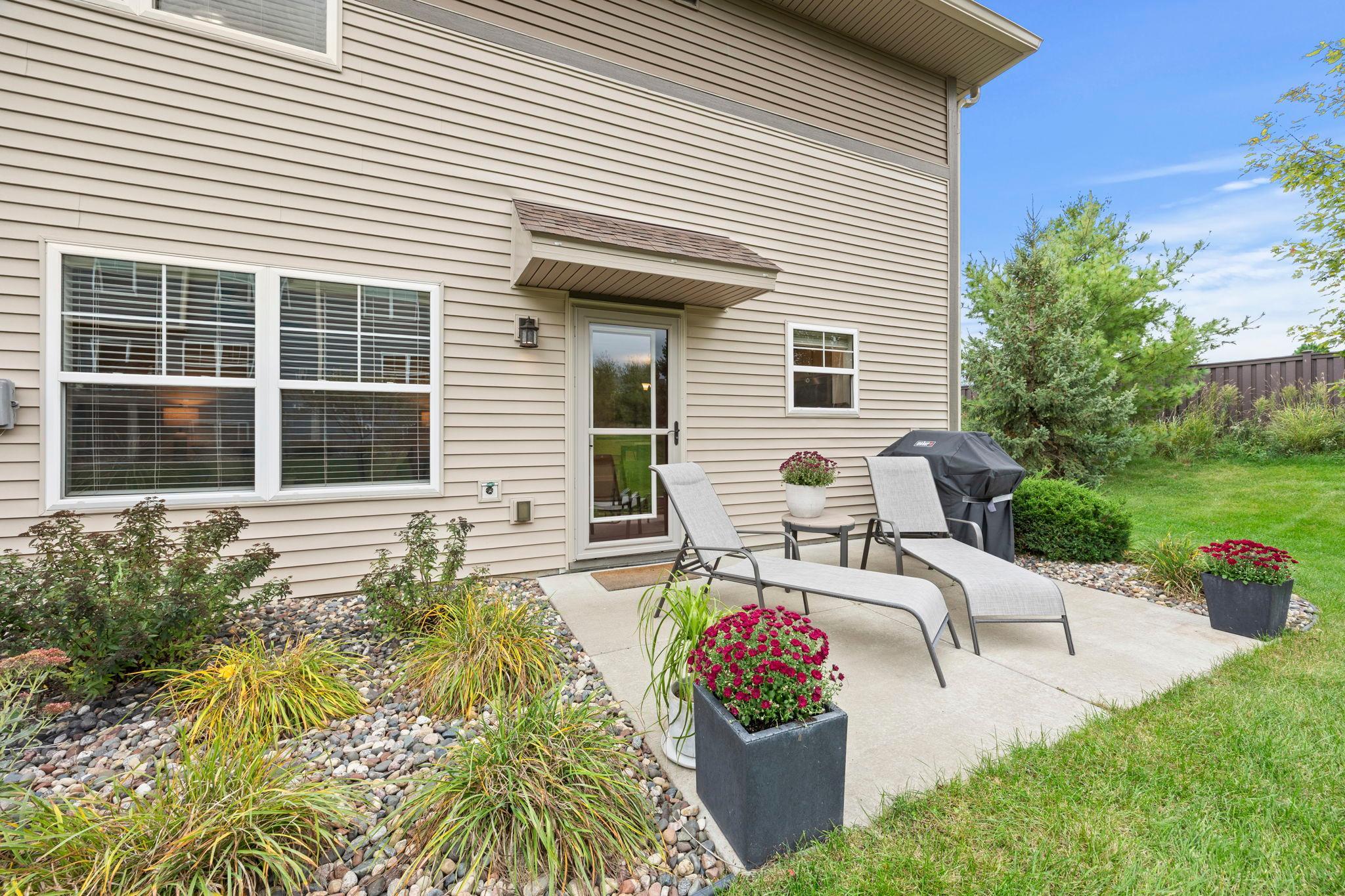 9799 5th Street Lane N