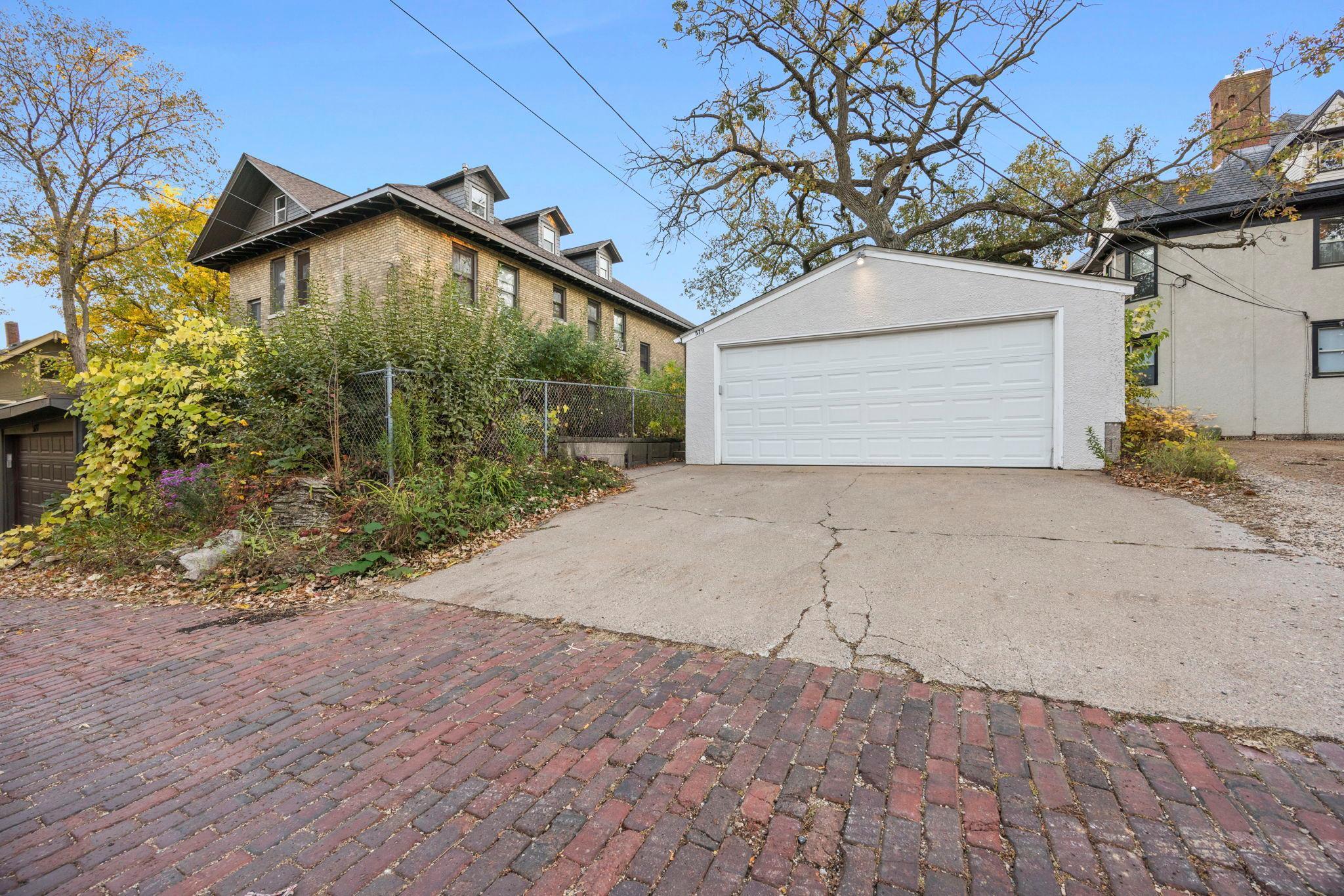 579 Lincoln Avenue