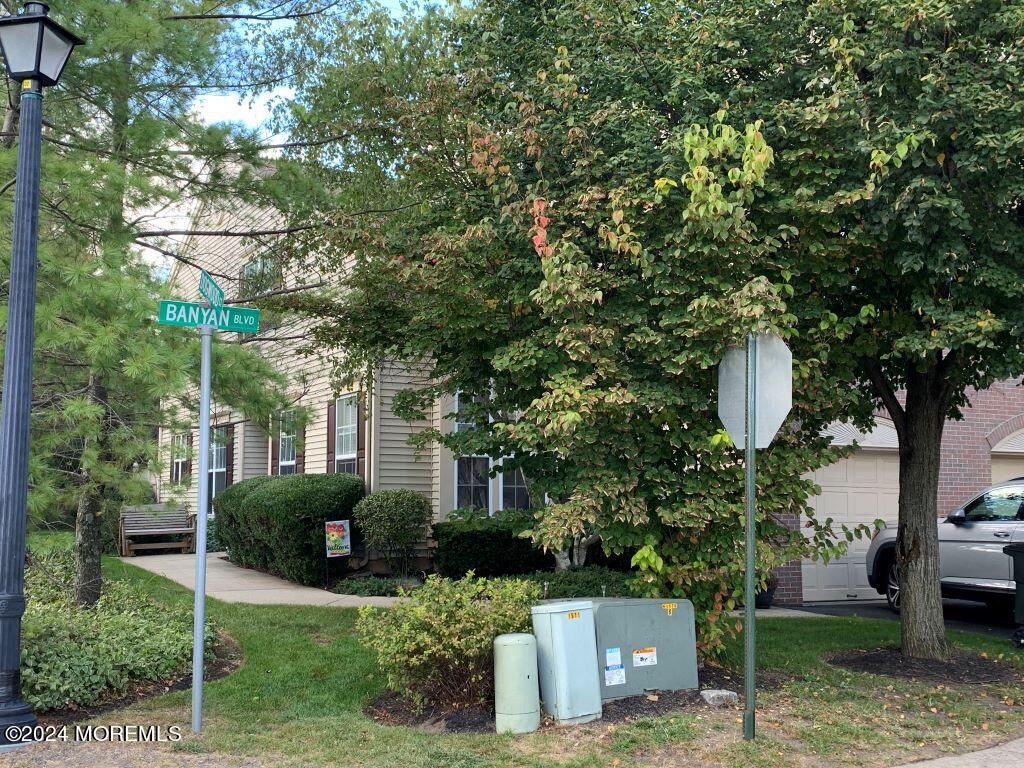 87 Banyan Boulevard