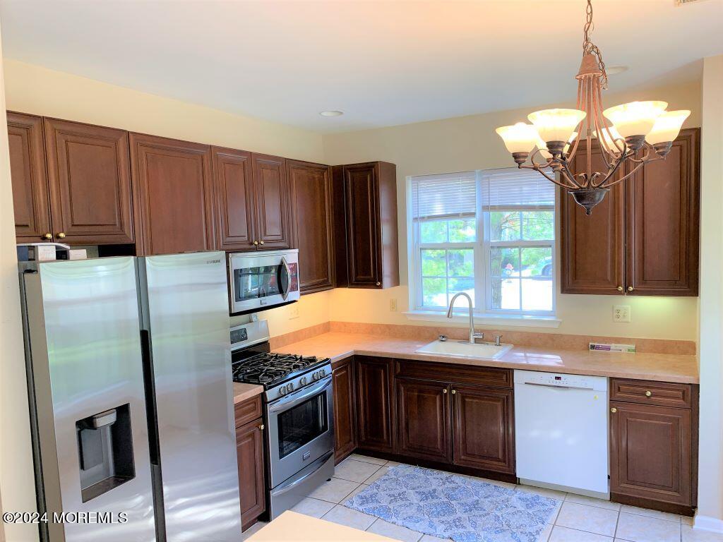 87 Banyan Boulevard