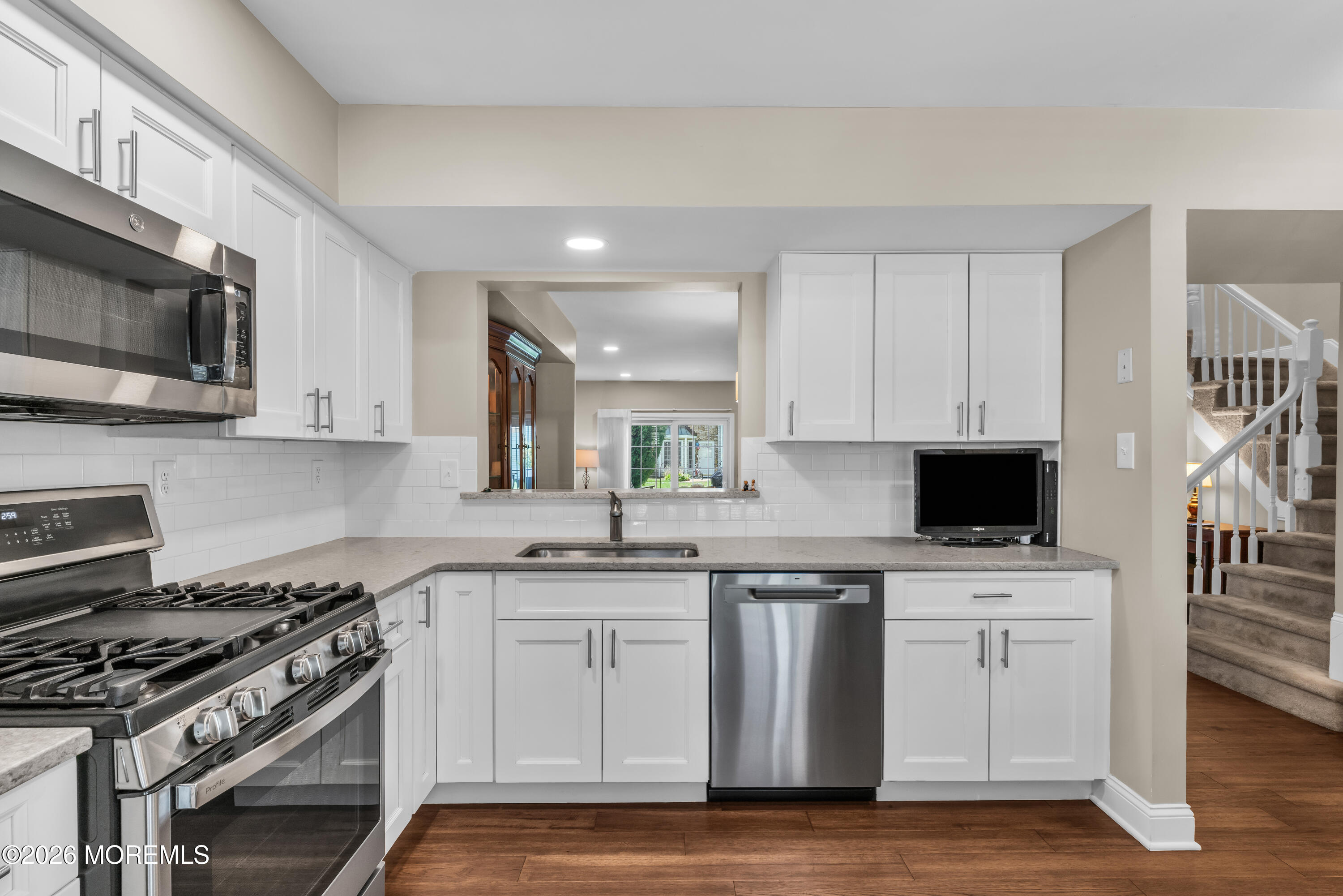 16 Vassar Place