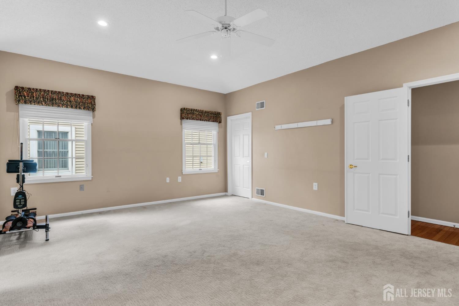 6 York Court