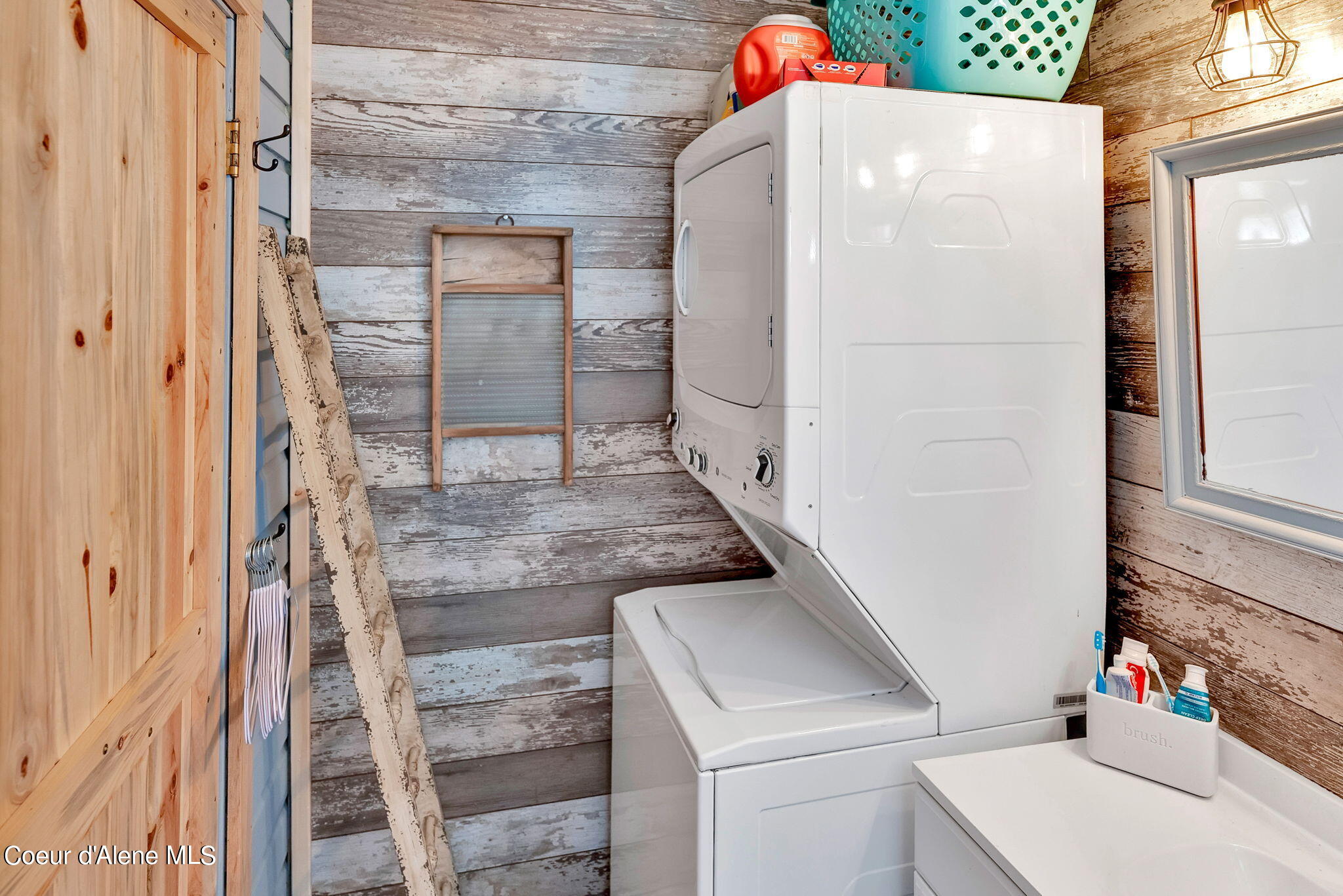 57 Chatcolet Rd Floating Home #21