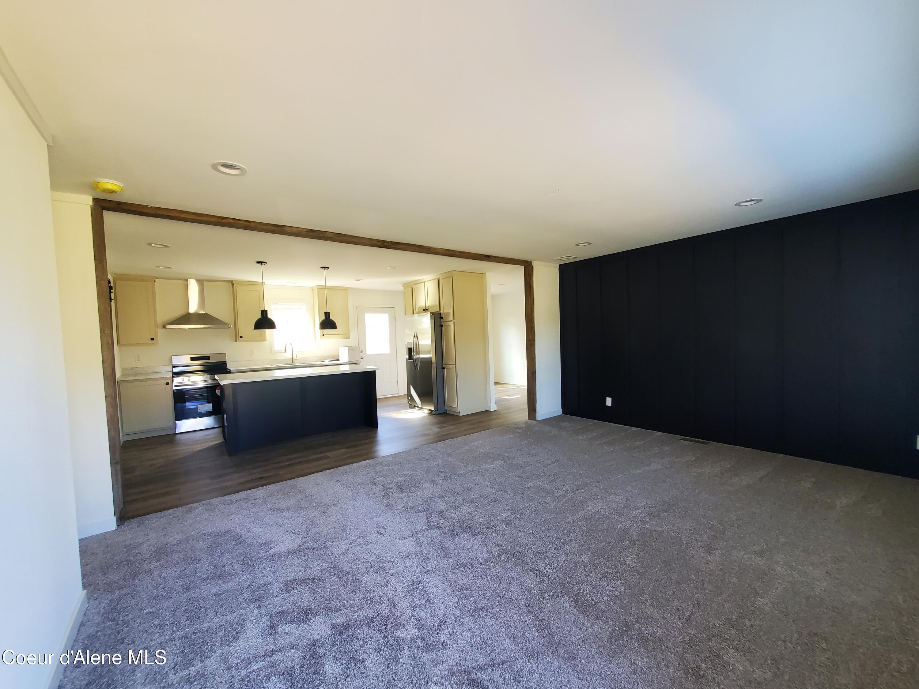 620 E Mountain View Dr