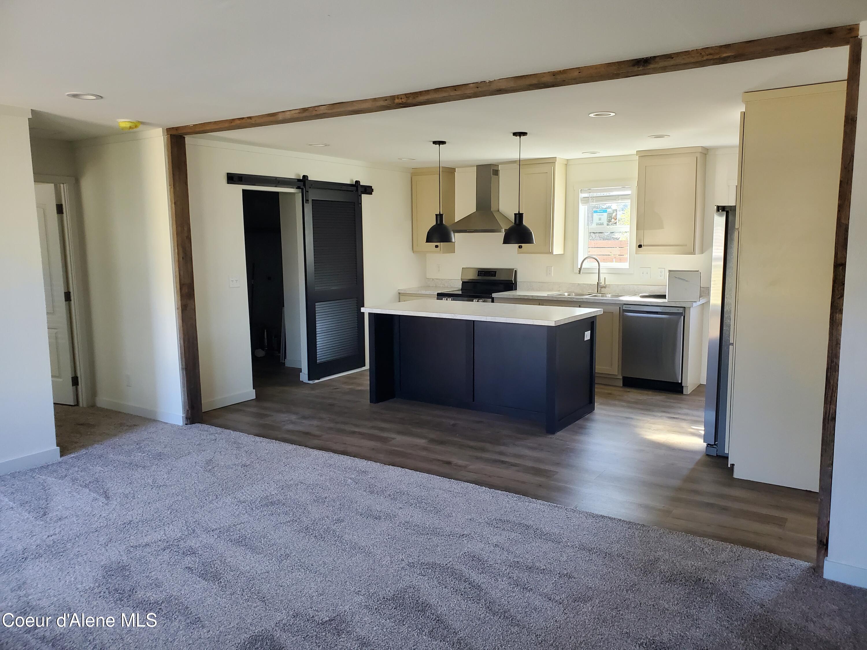 620 E Mountain View Dr